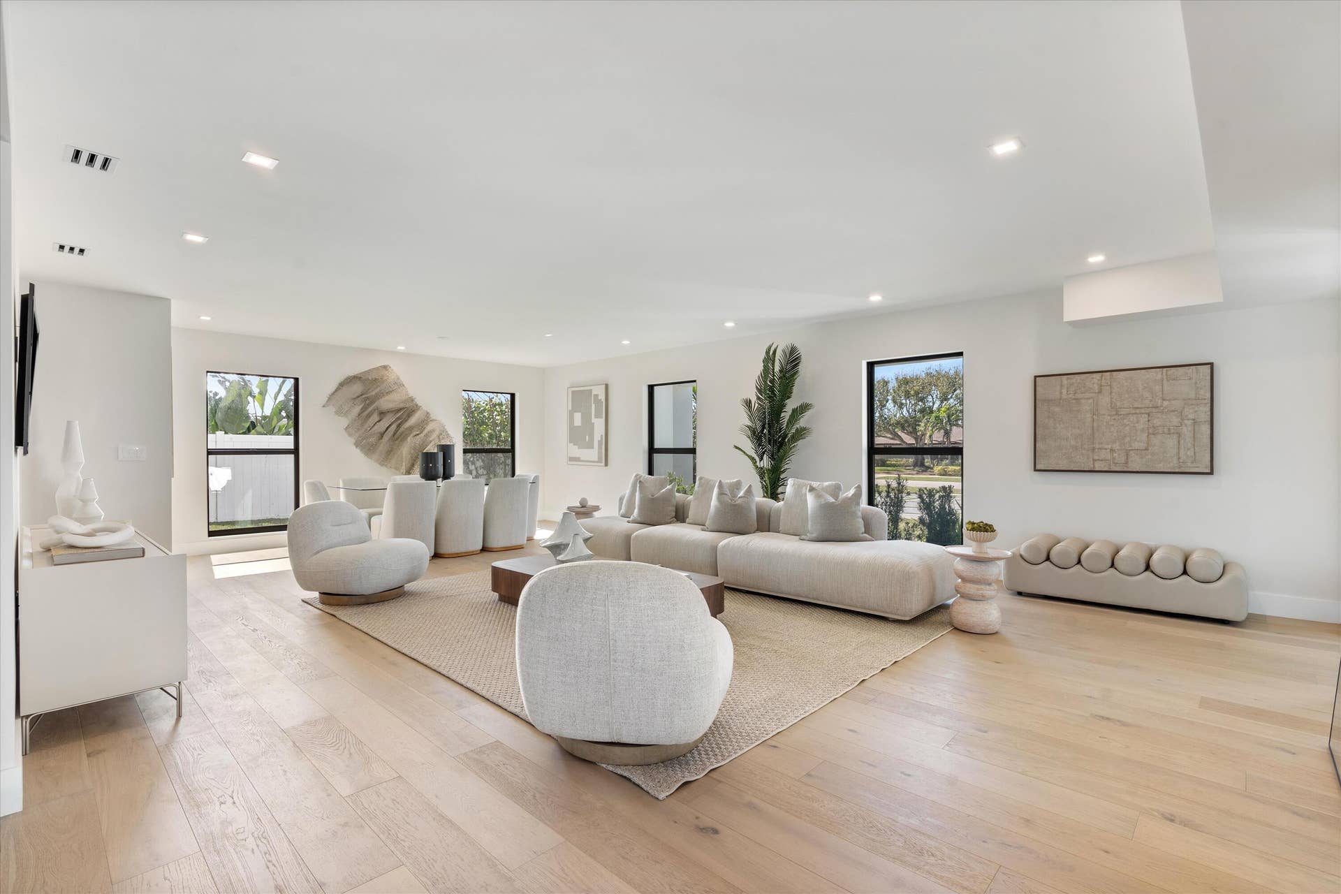 868 Country Club Drive, North Palm Beach, FL 33408 Living Room