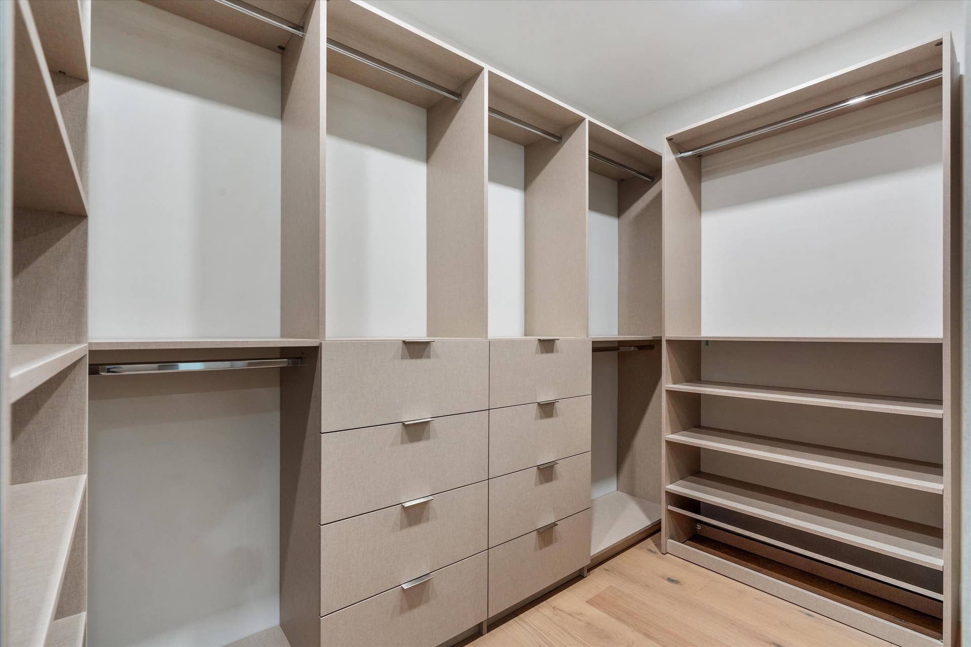 868 Country Club Drive, North Palm Beach, FL 33408 Primary Closet
