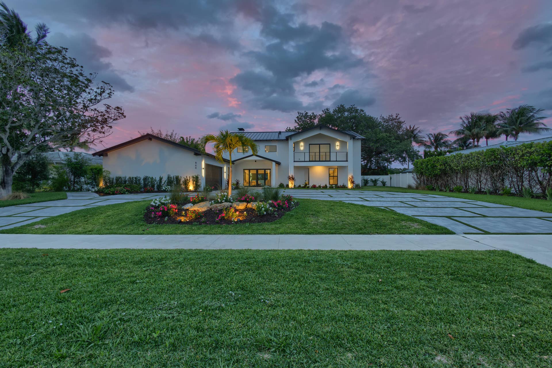 868 Country Club Drive, North Palm Beach, FL 33408 Exterior Twighlight