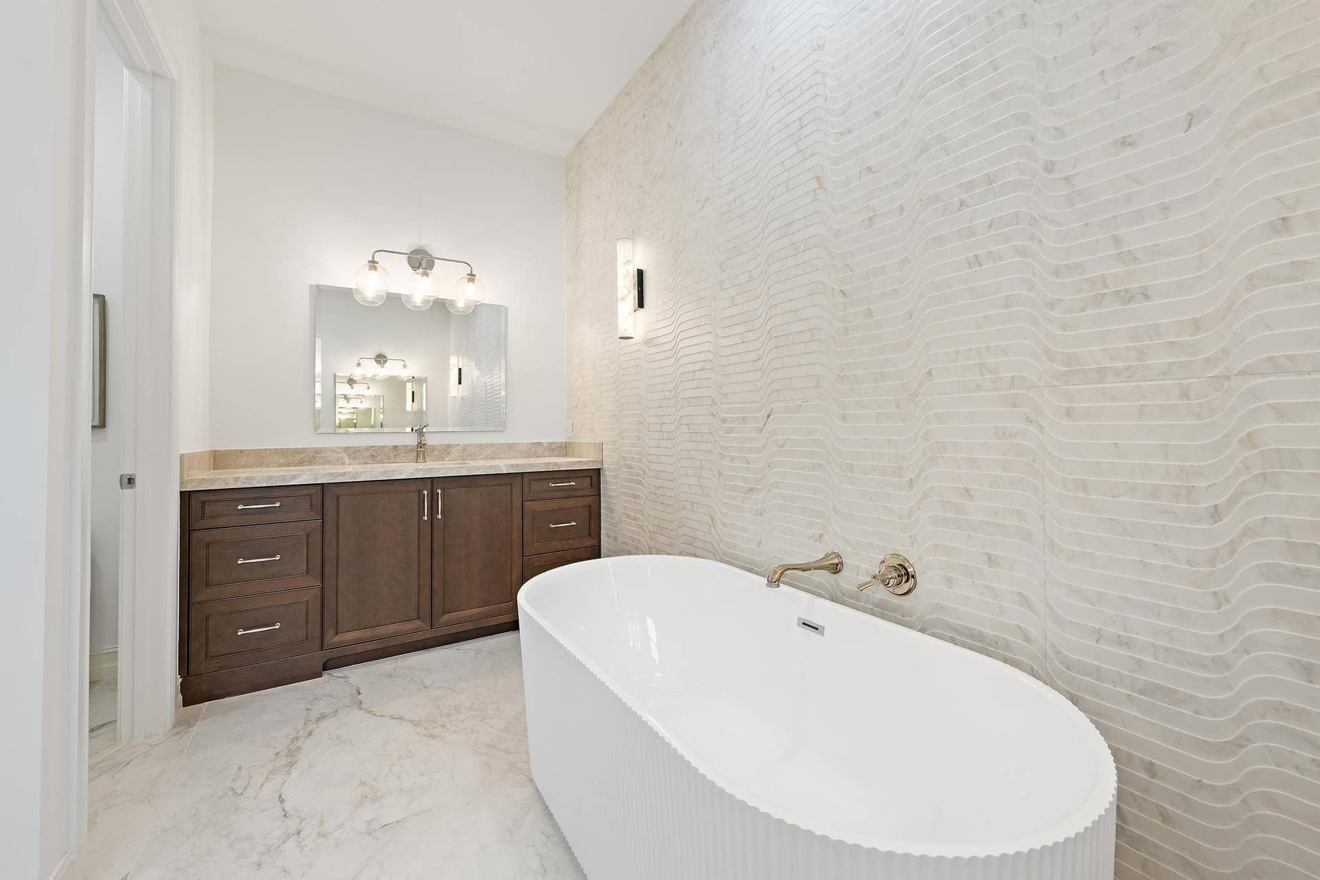 309 Cascade Lane, Palm Beach Shores, FL 33404 Bath