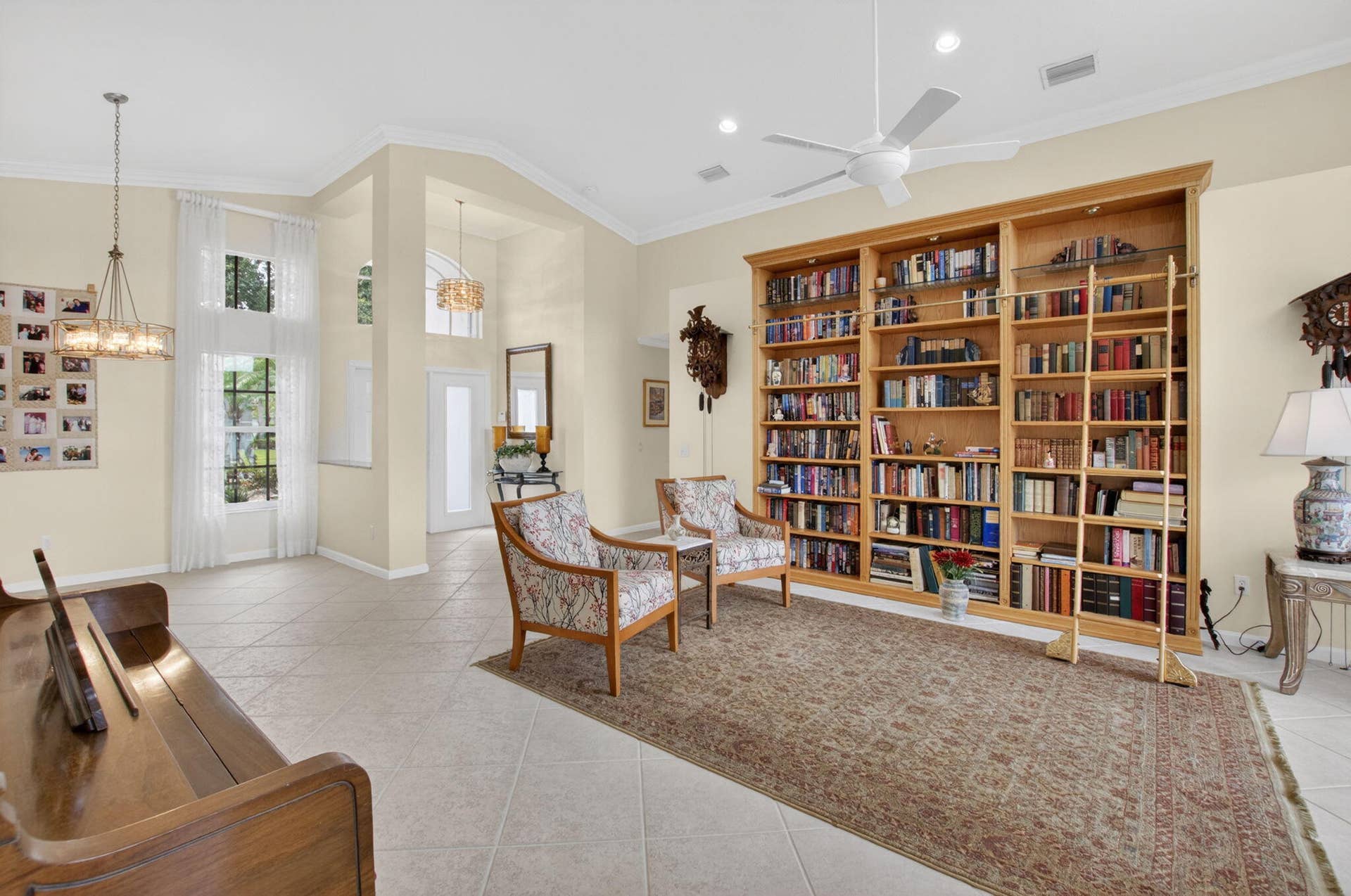 13461 Barcelona Lake Circle, Delray Beach, FL 33446 LIVING ROOM