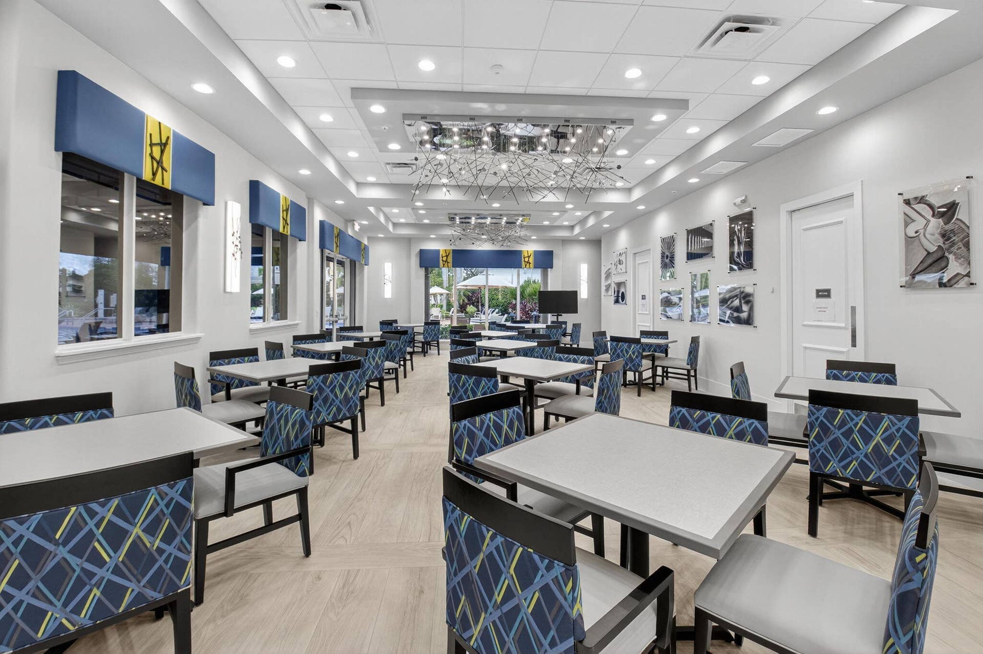 13461 Barcelona Lake Circle, Delray Beach, FL 33446 CAFE-INDOOR DINING