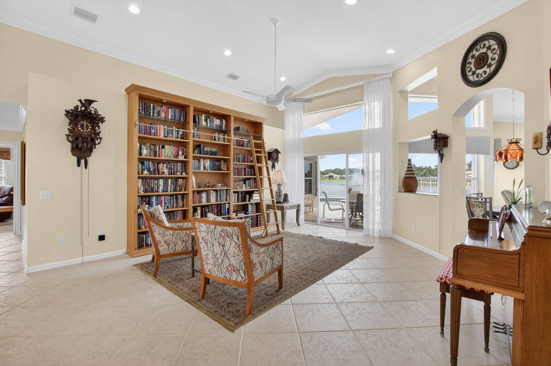 13461 Barcelona Lake Circle, Delray Beach, FL 33446 LIVING ROOM