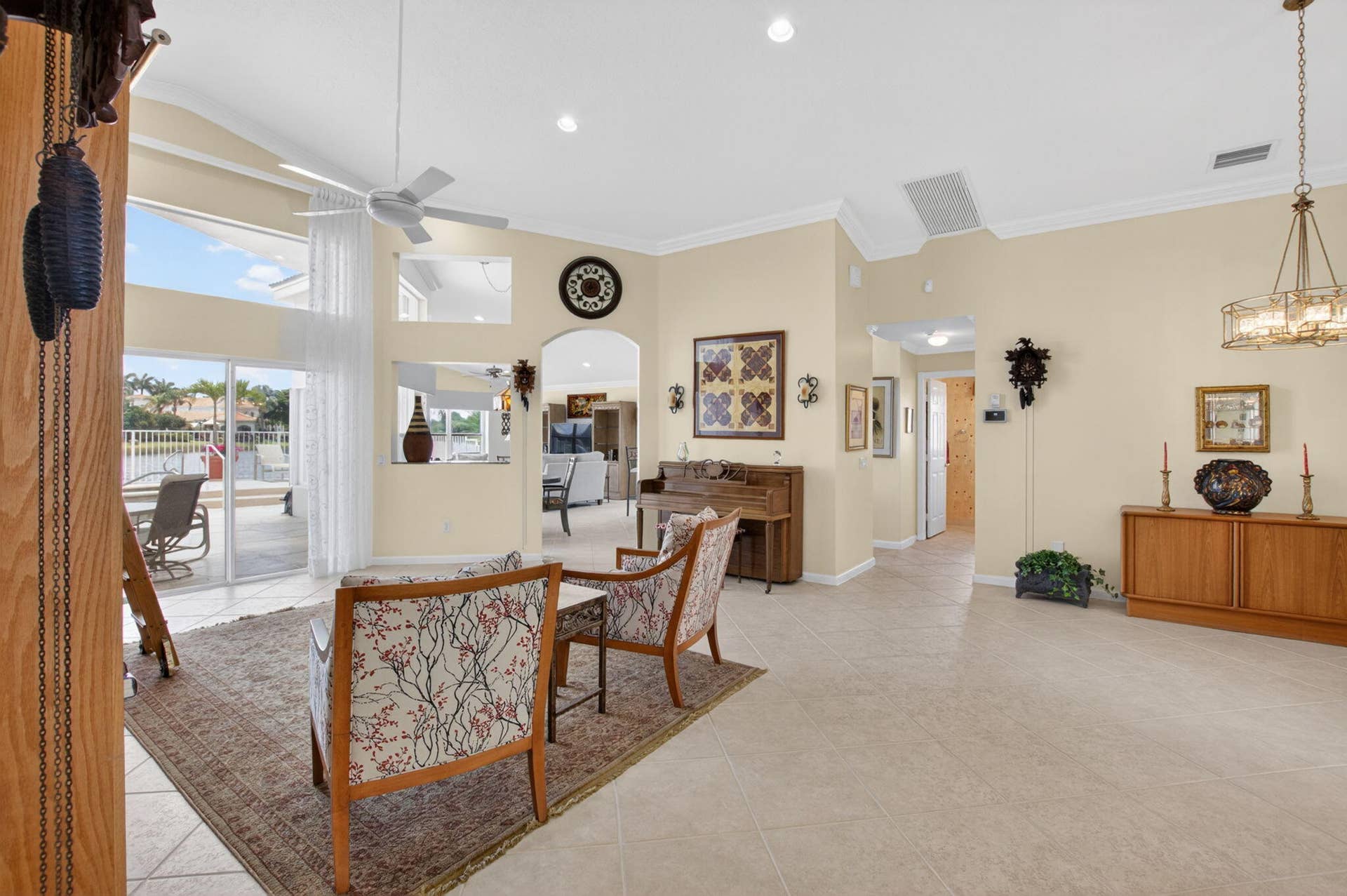 13461 Barcelona Lake Circle, Delray Beach, FL 33446 LIVING ROOM