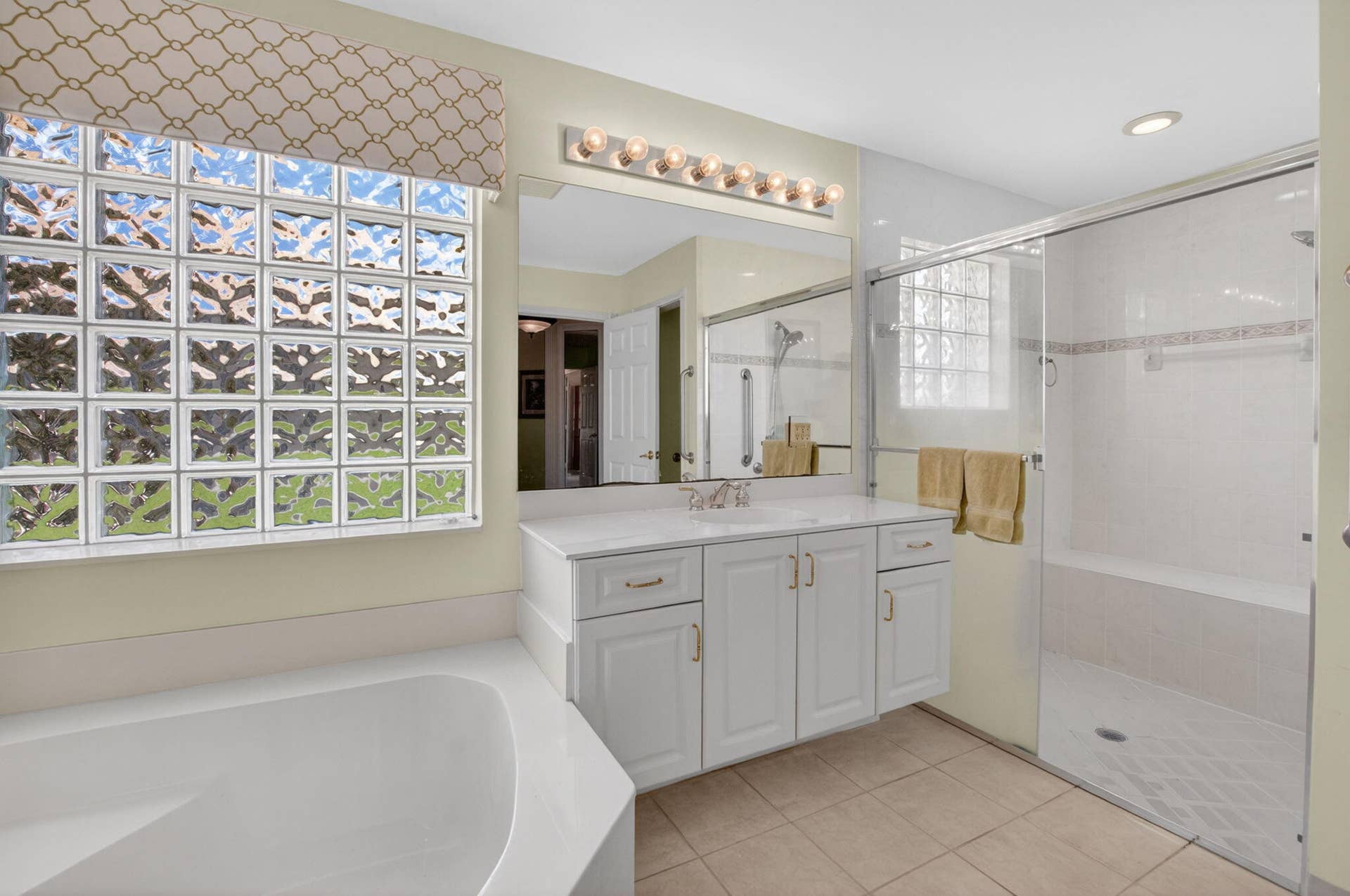 13461 Barcelona Lake Circle, Delray Beach, FL 33446 PRIMARY BATHROOM