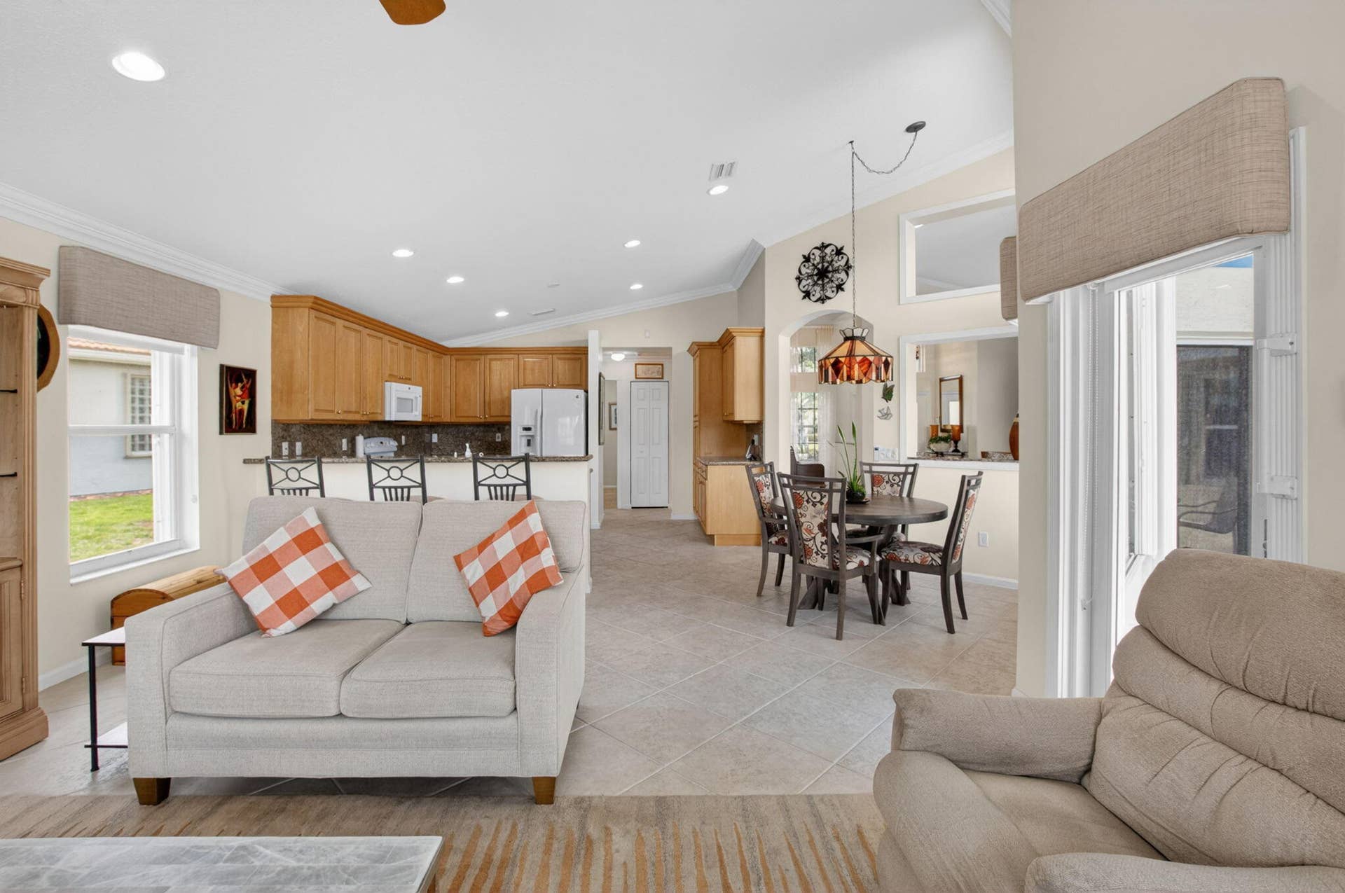 13461 Barcelona Lake Circle, Delray Beach, FL 33446 FAMILY ROOM