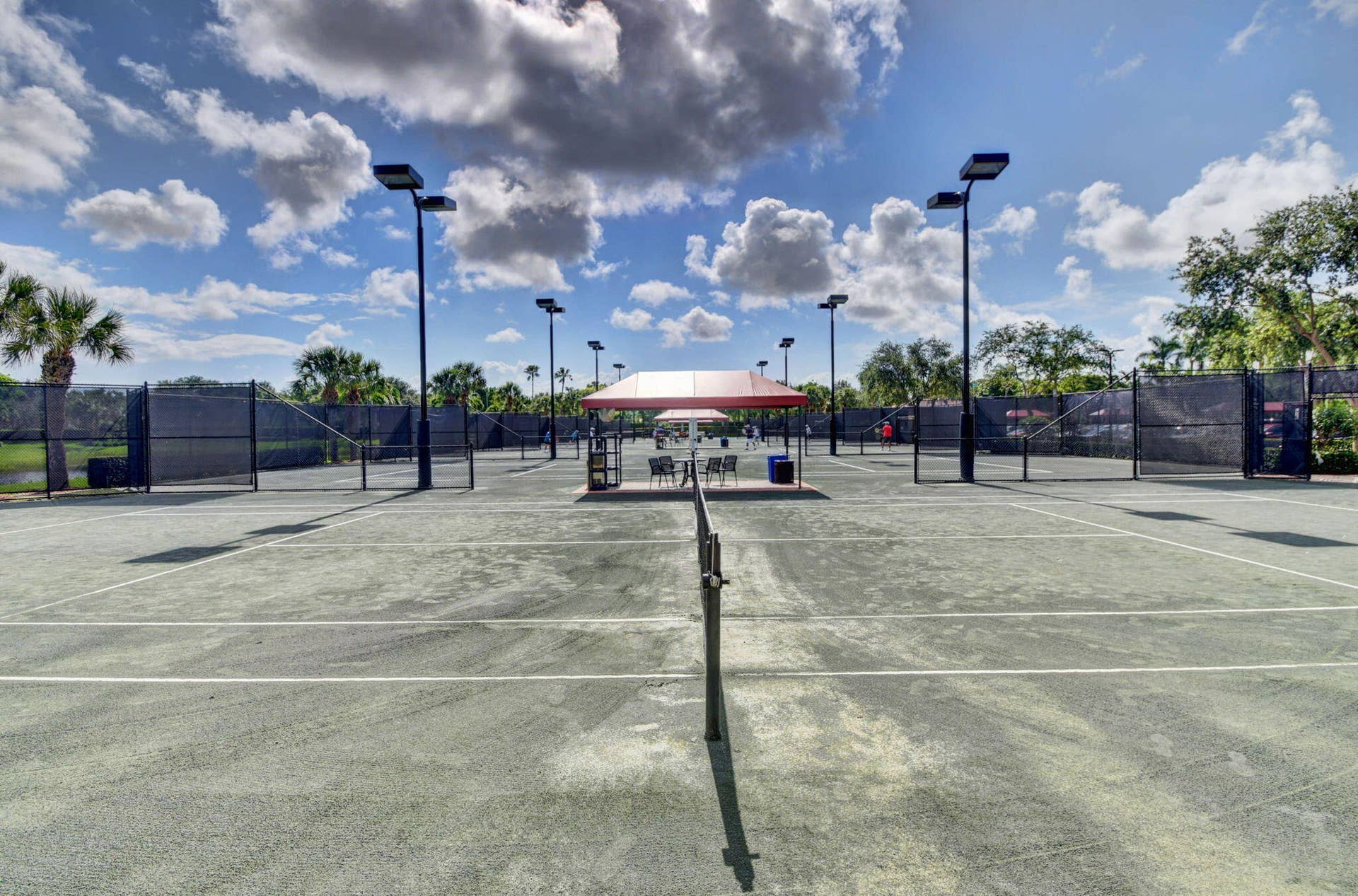 13461 Barcelona Lake Circle, Delray Beach, FL 33446 6 LIGHTED HAR-TRU TENNIS COURT