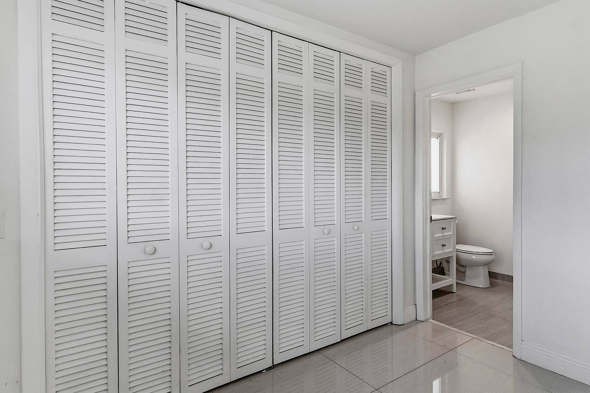 2910 NE 40th Ct - - 029