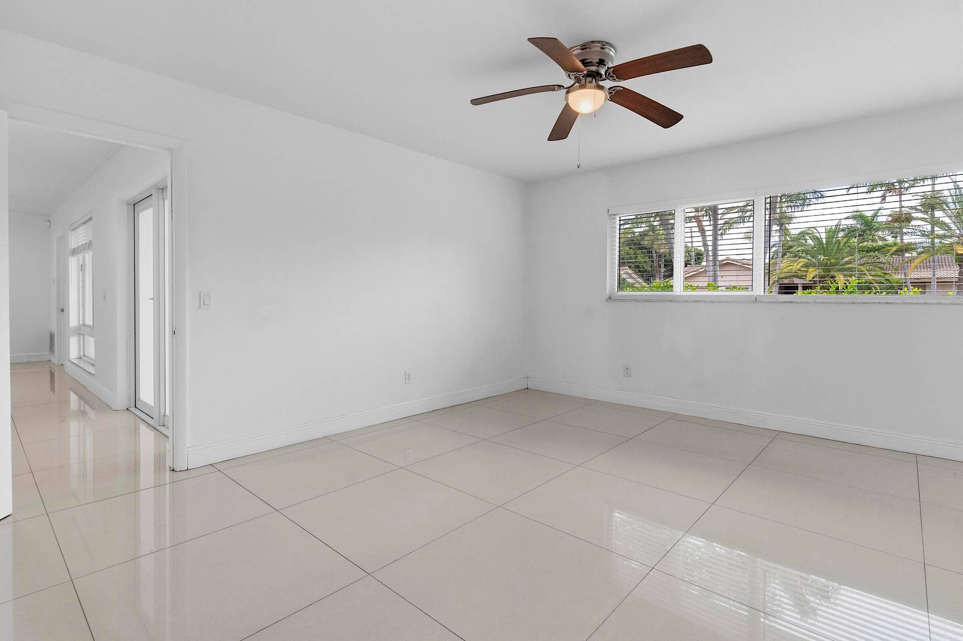 2910 NE 40th Ct - - 027