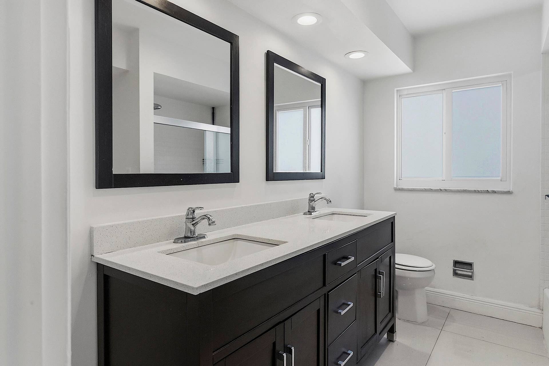 2910 NE 40th Ct - - 017