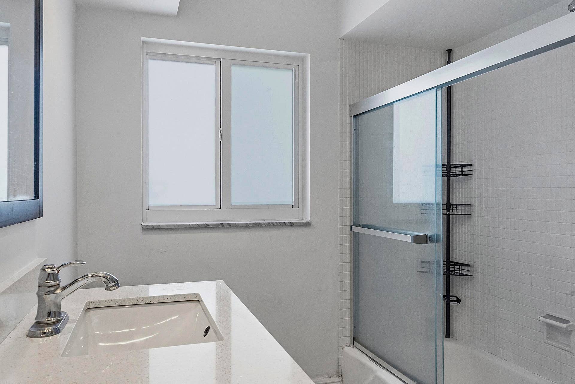 2910 NE 40th Ct - - 019
