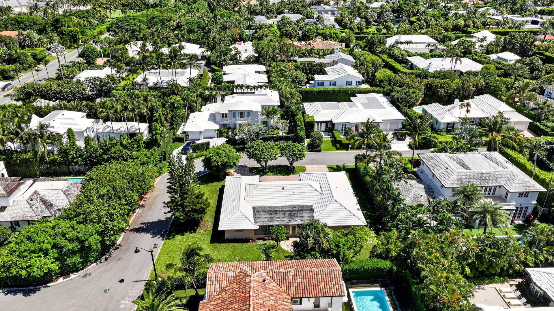 217 Plantation Road, Palm Beach, FL 33480 46-web-or-mls-DJI_20260518071504_0123_D