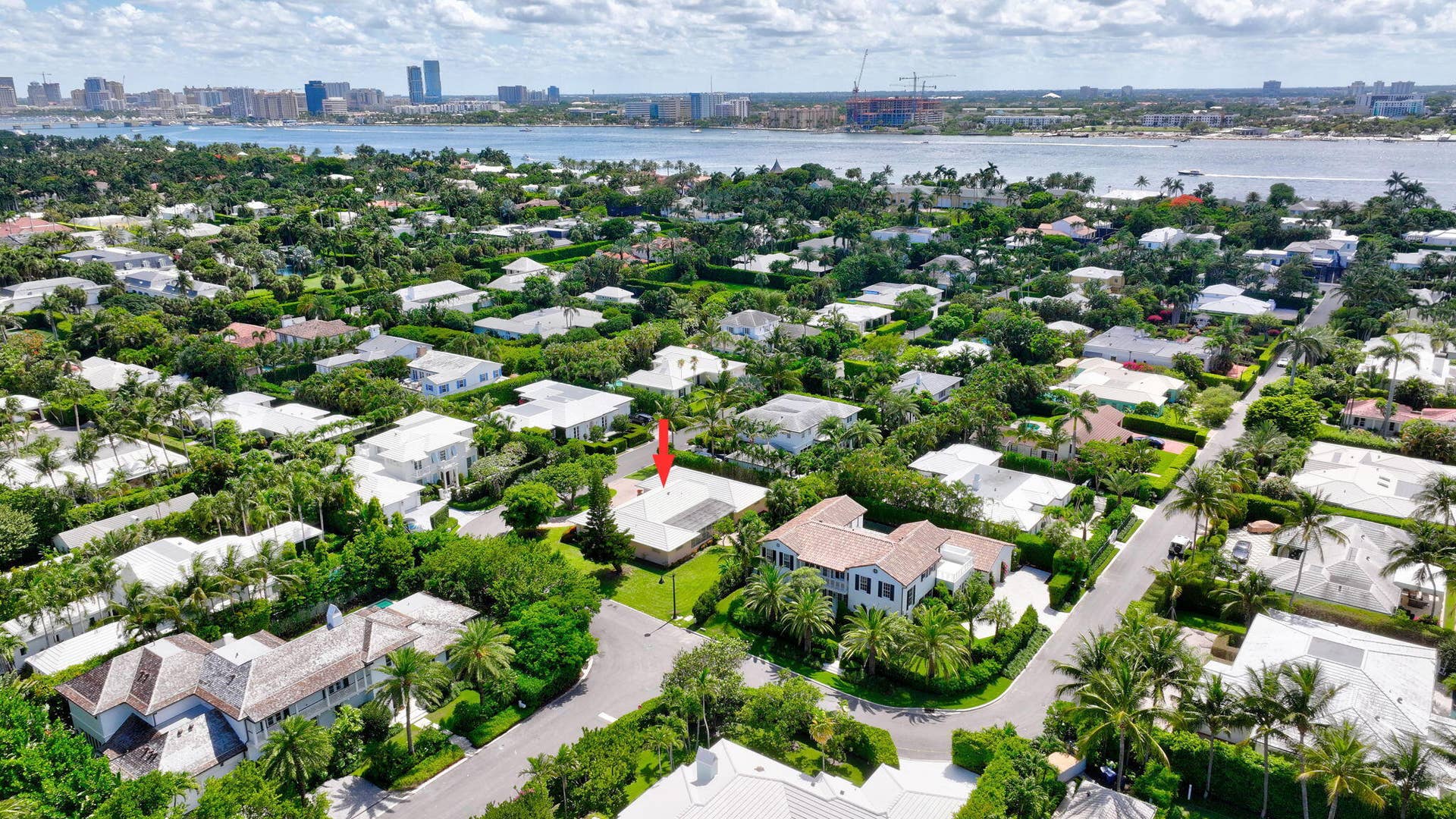 217 Plantation Road, Palm Beach, FL 33480 55-web-or-mls-DJI_20260518070955_0026_D_