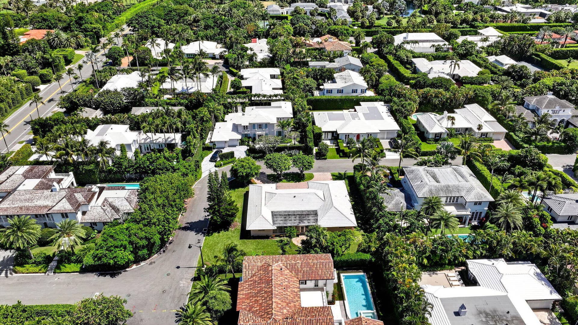 217 Plantation Road, Palm Beach, FL 33480 45-web-or-mls-DJI_20260518071456_0118_D