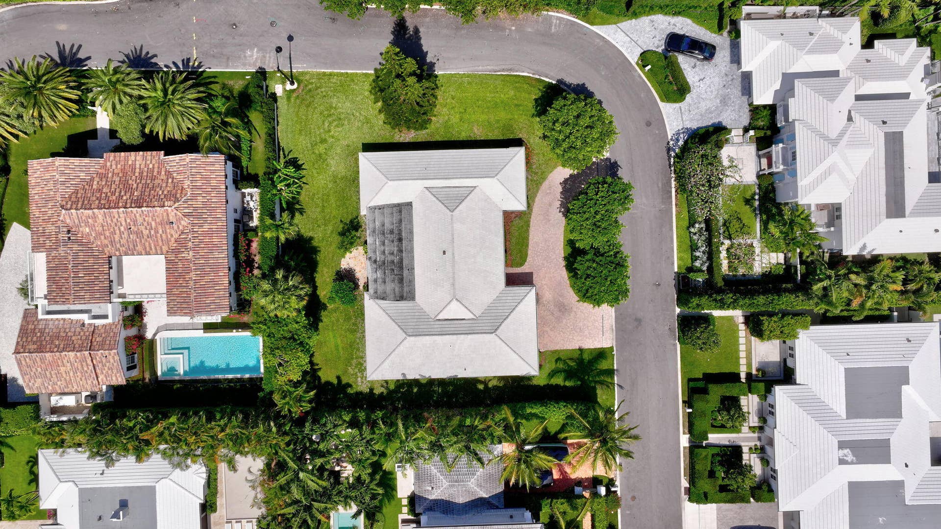 217 Plantation Road, Palm Beach, FL 33480 59-web-or-mls-DJI_20260518071058_0046_D_