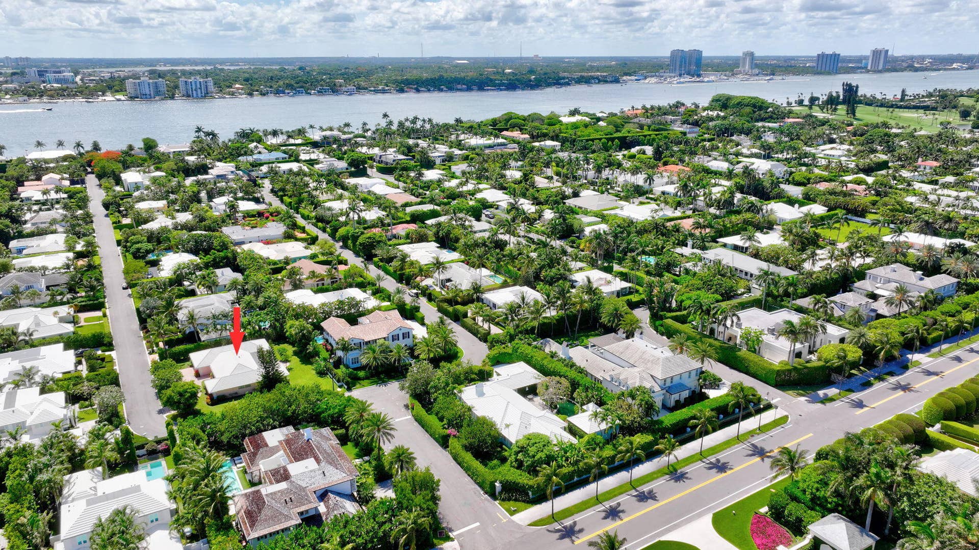 217 Plantation Road, Palm Beach, FL 33480 68-web-or-mls-DJI_20260518071359_0093_D_