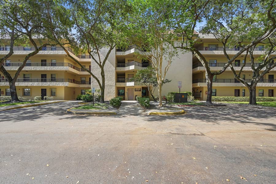 Property photo for 10501 W Broward Boulevard, #405, Plantation, FL