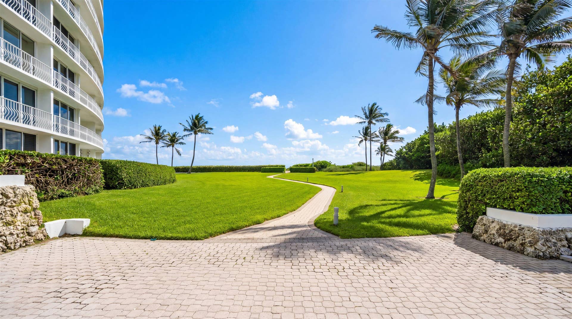 2774 S Ocean Boulevard, #206, Palm Beach, FL 33480 17-2774 S Ocean Blvd #206