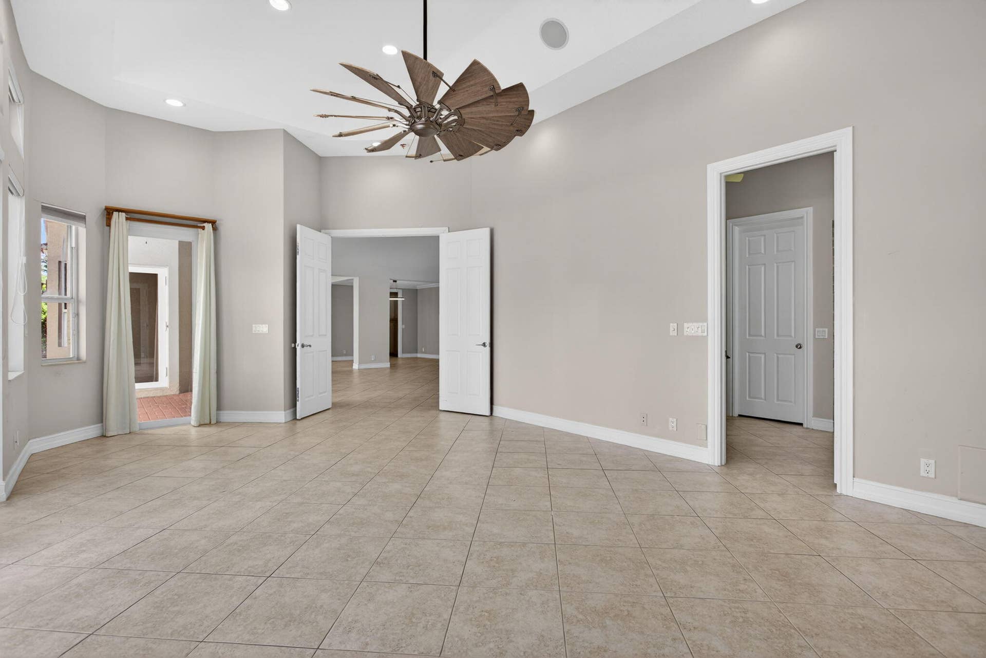 4901 NE 29th Avenue, Lighthouse Point, FL 33064 32