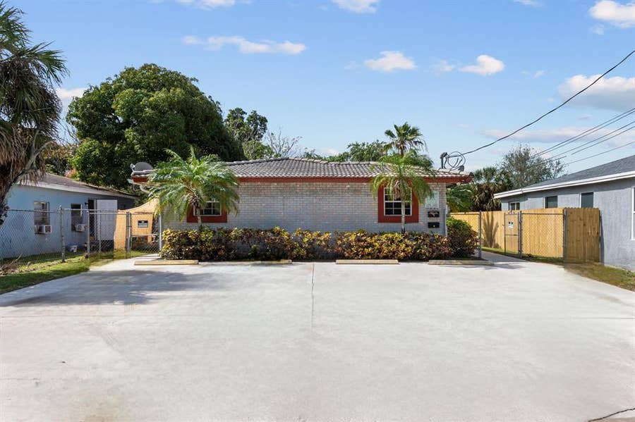 Property photo for 617 NW 15th Avenue, Pompano Beach, FL