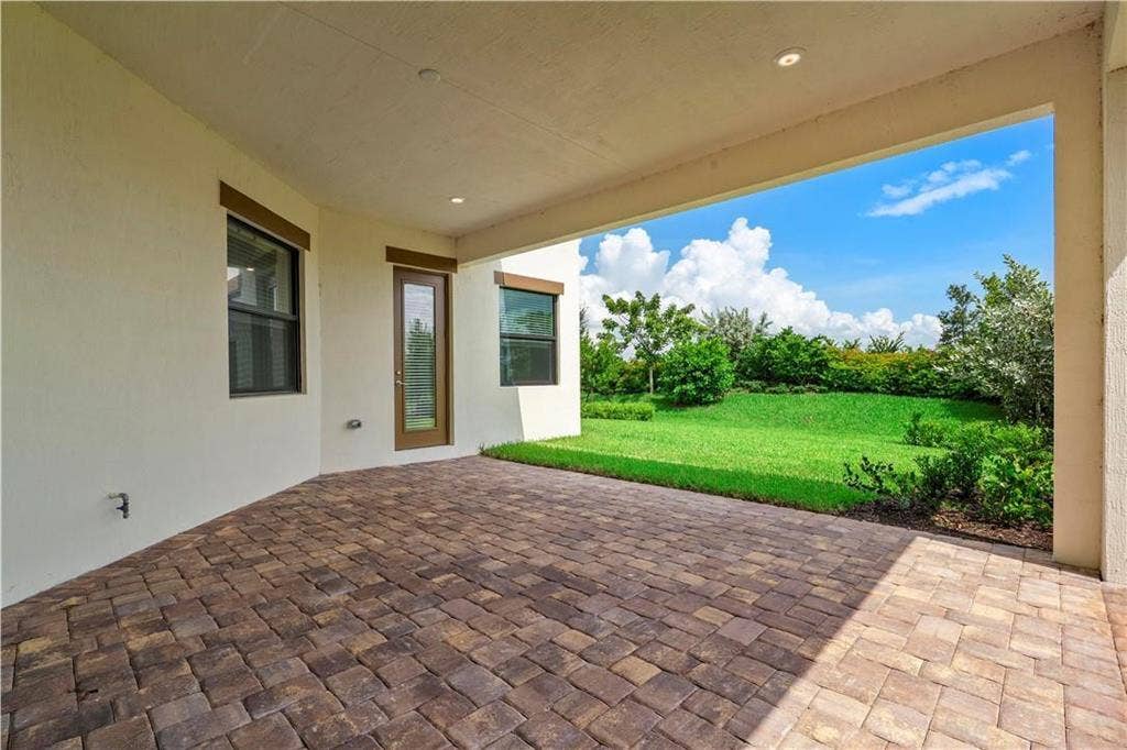 12135 E Baypoint Circle, Parkland, FL 33076 12135 Baypoint E.jpg 18