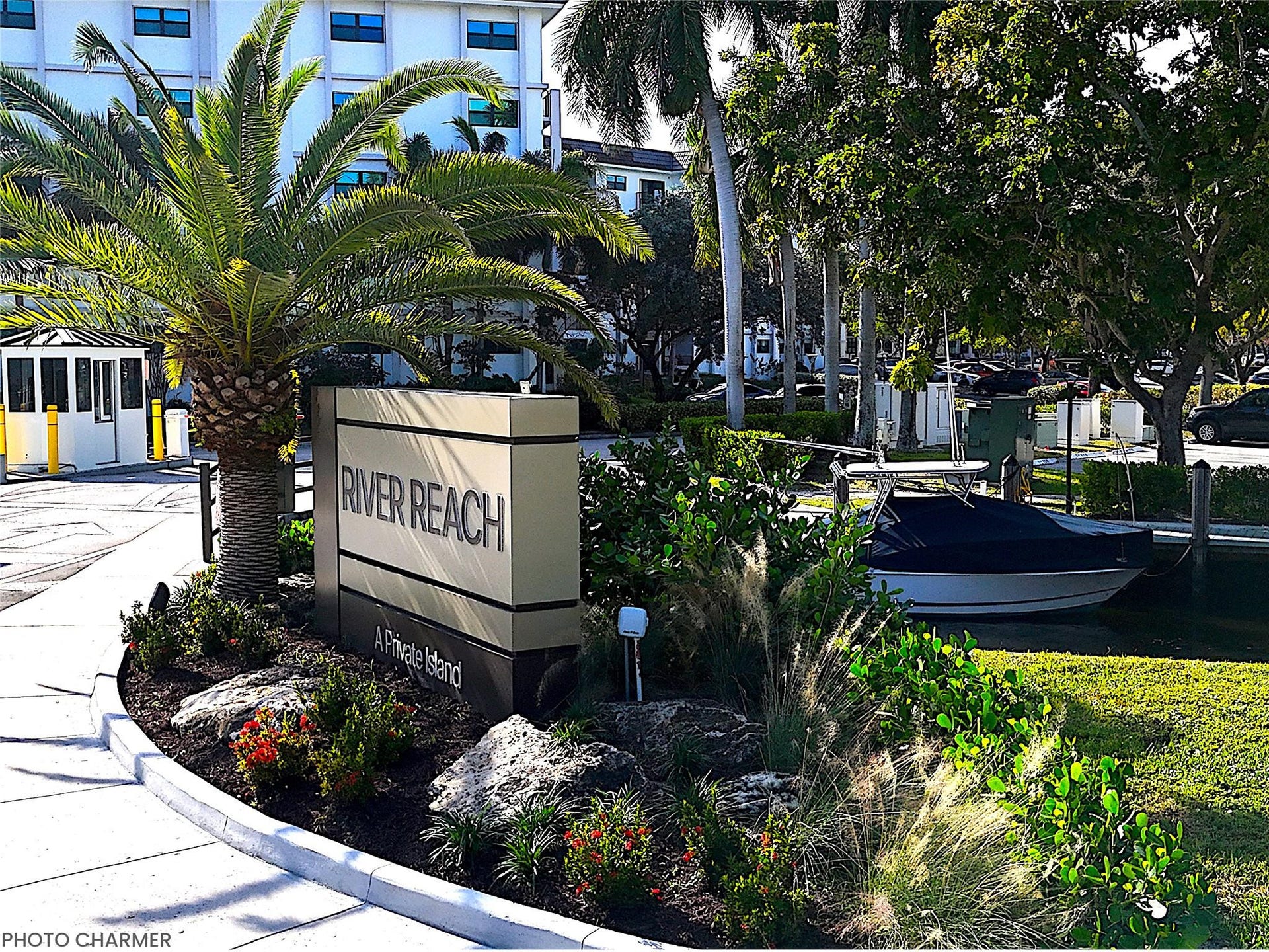 1301 River Reach Drive, #507, Fort Lauderdale, FL 33315 Fort Lauderdale is South Florida's most lush and tropical port-of-call boasting 3,000 hours a year of sunshine, seven miles of refreshing beaches, and 160 miles of interesting, navigable waterways.