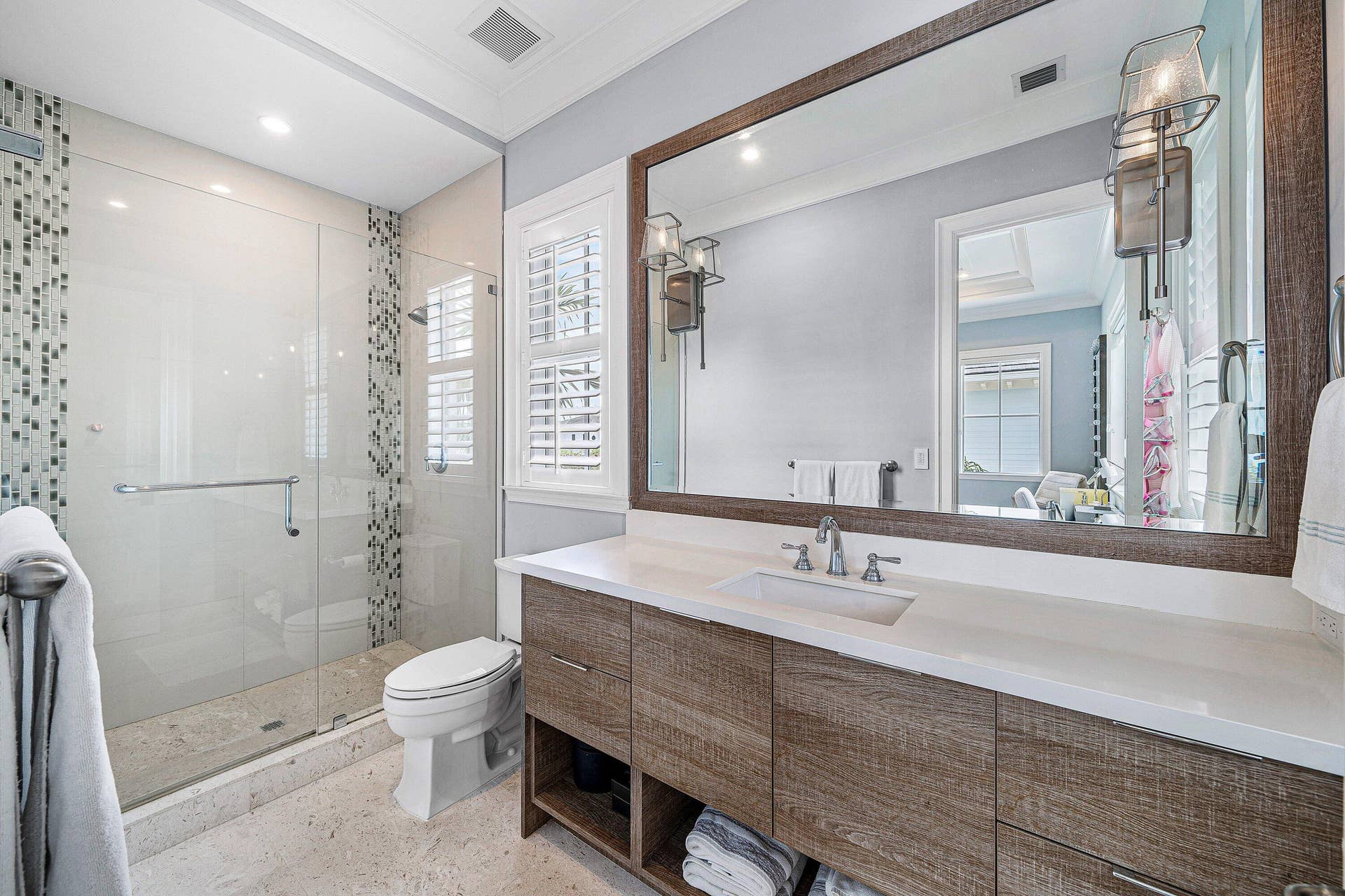 2249 E Maya Palm Drive, Boca Raton, FL 33432 GUEST BATH