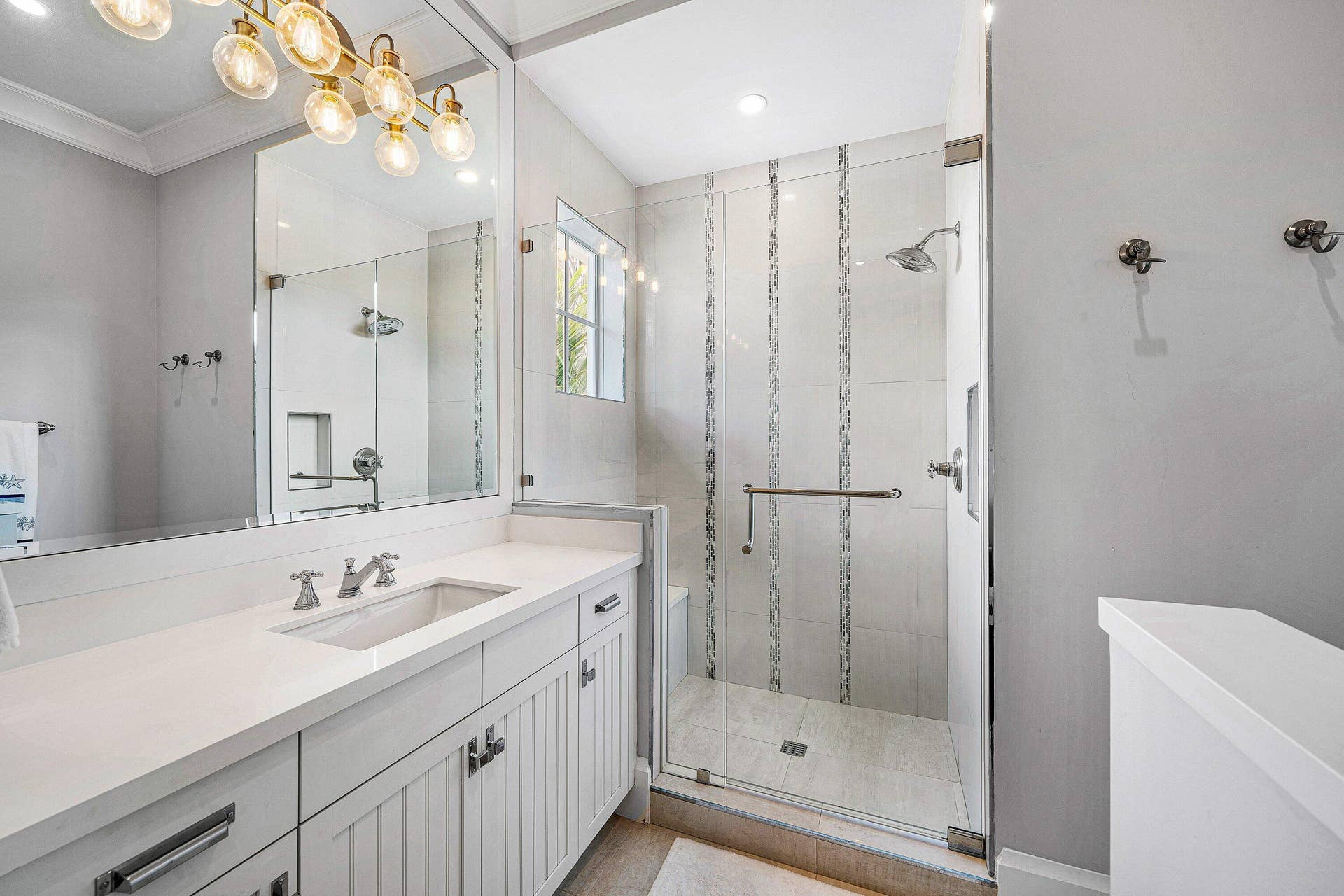 2249 E Maya Palm Drive, Boca Raton, FL 33432 GUEST BATH