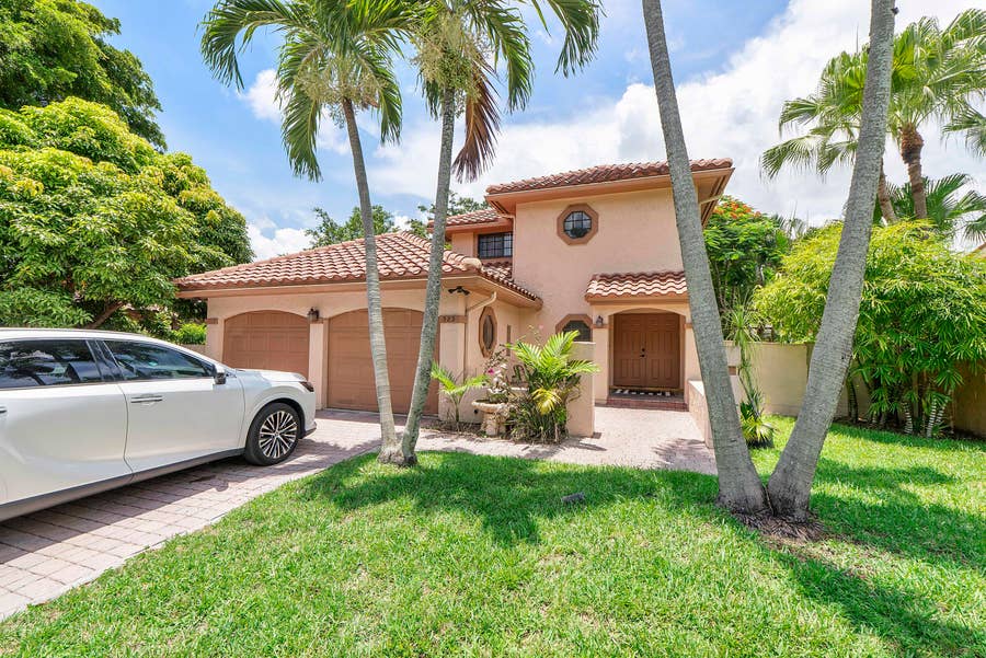 Property photo for 523 NW 38th Terrace, Deerfield Beach, FL