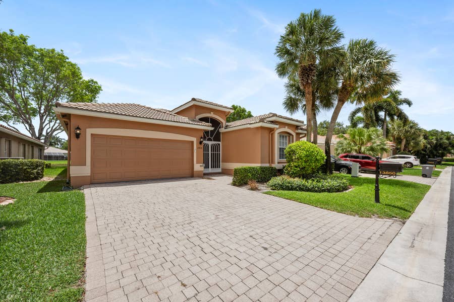 Property photo for 13850 Vía Vittoria, Delray Beach, FL