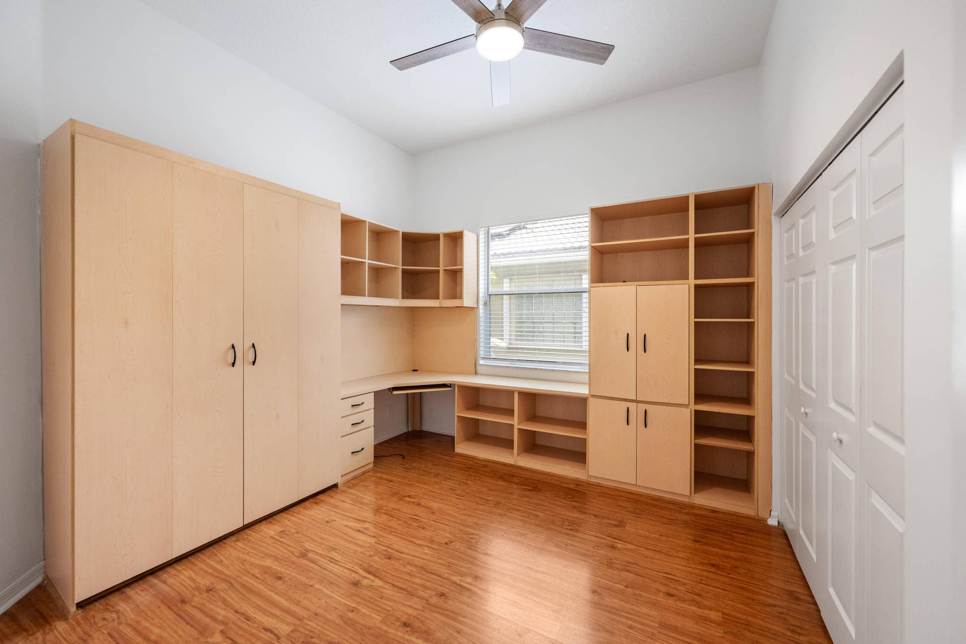 Bedroom 2/pulldown bed