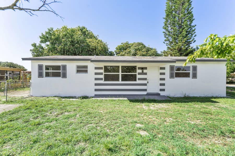 Property photo for 307 NW 6th Street, Deerfield Beach, FL