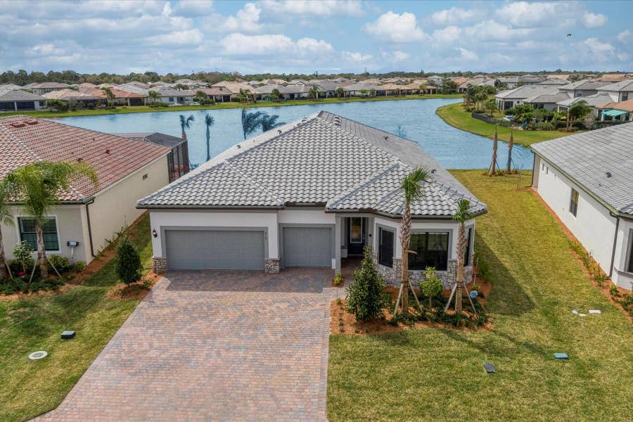 Property photo for 818 SE Courances Drive, Port St Lucie, FL