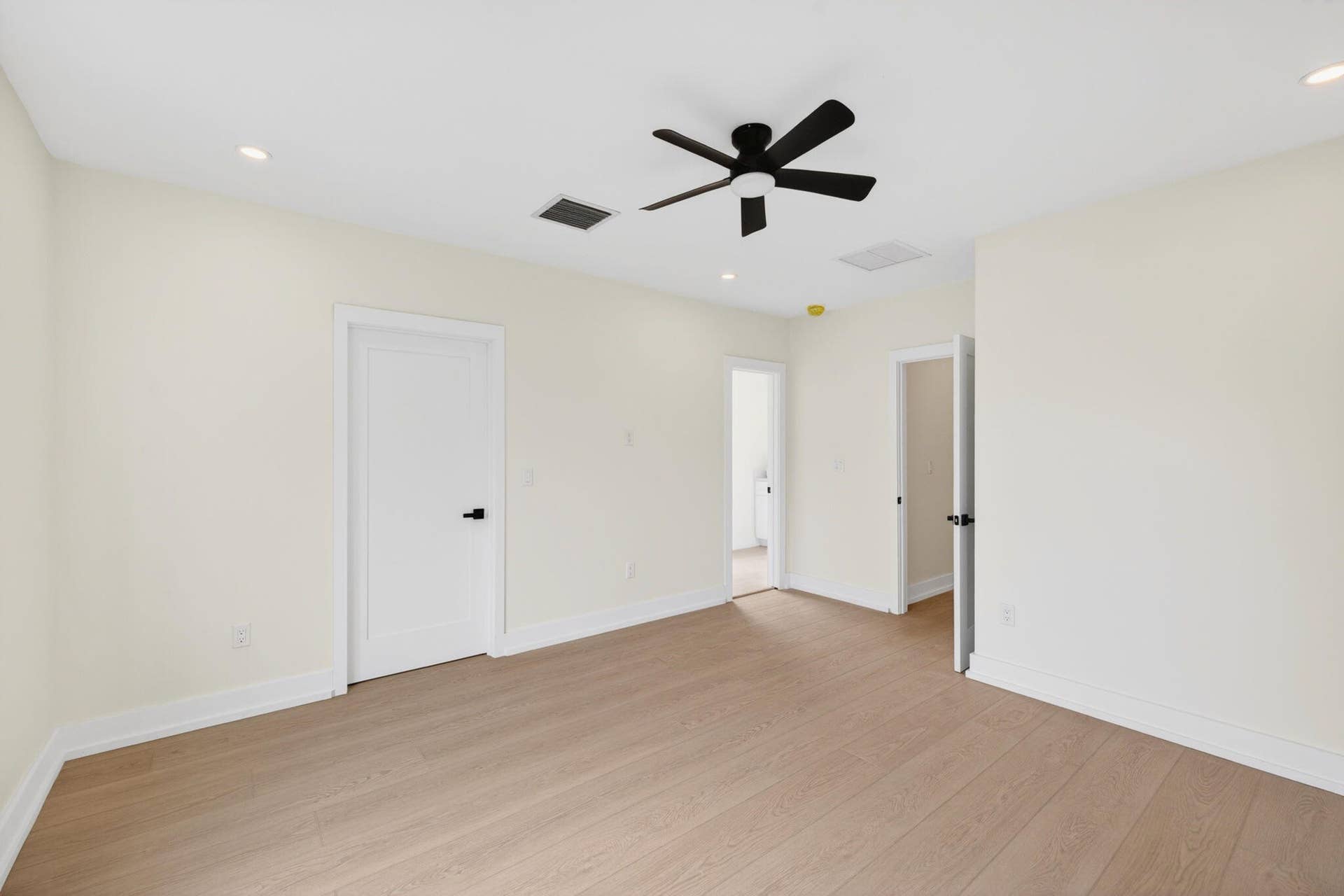 507 SW 11th Street, Fort Lauderdale, FL 33315 28-web-or-mls-699A8725