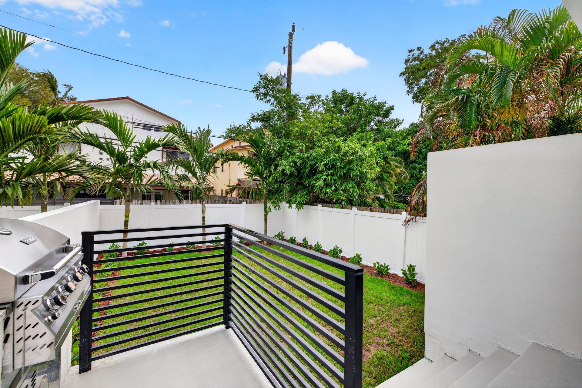 507 SW 11th Street, Fort Lauderdale, FL 33315 49-web-or-mls-699A8580