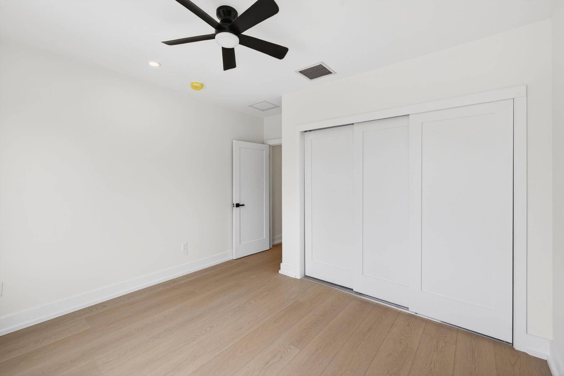 507 SW 11th Street, Fort Lauderdale, FL 33315 45-web-or-mls-699A8895