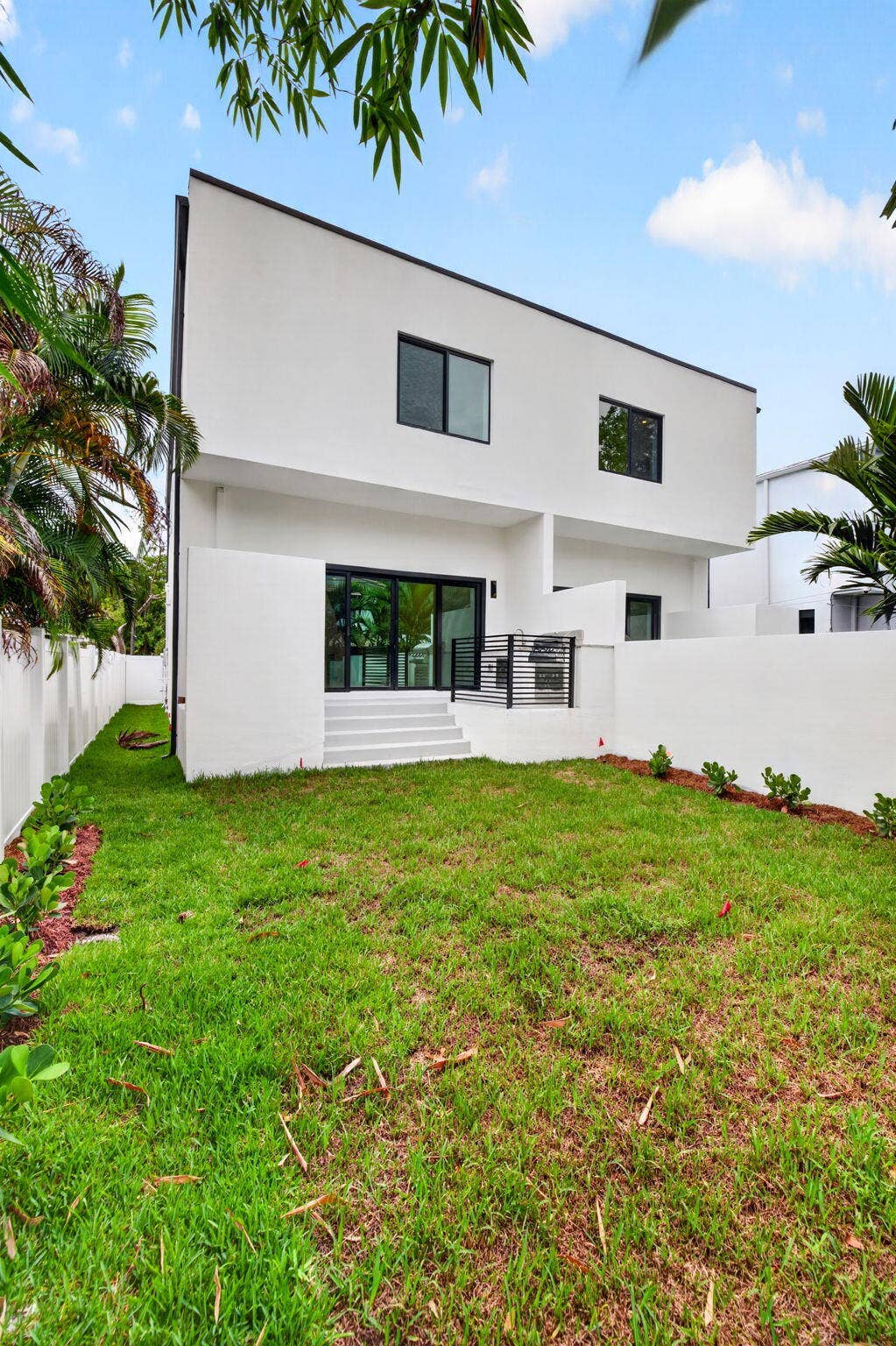 507 SW 11th Street, Fort Lauderdale, FL 33315 56-web-or-mls-699A8645