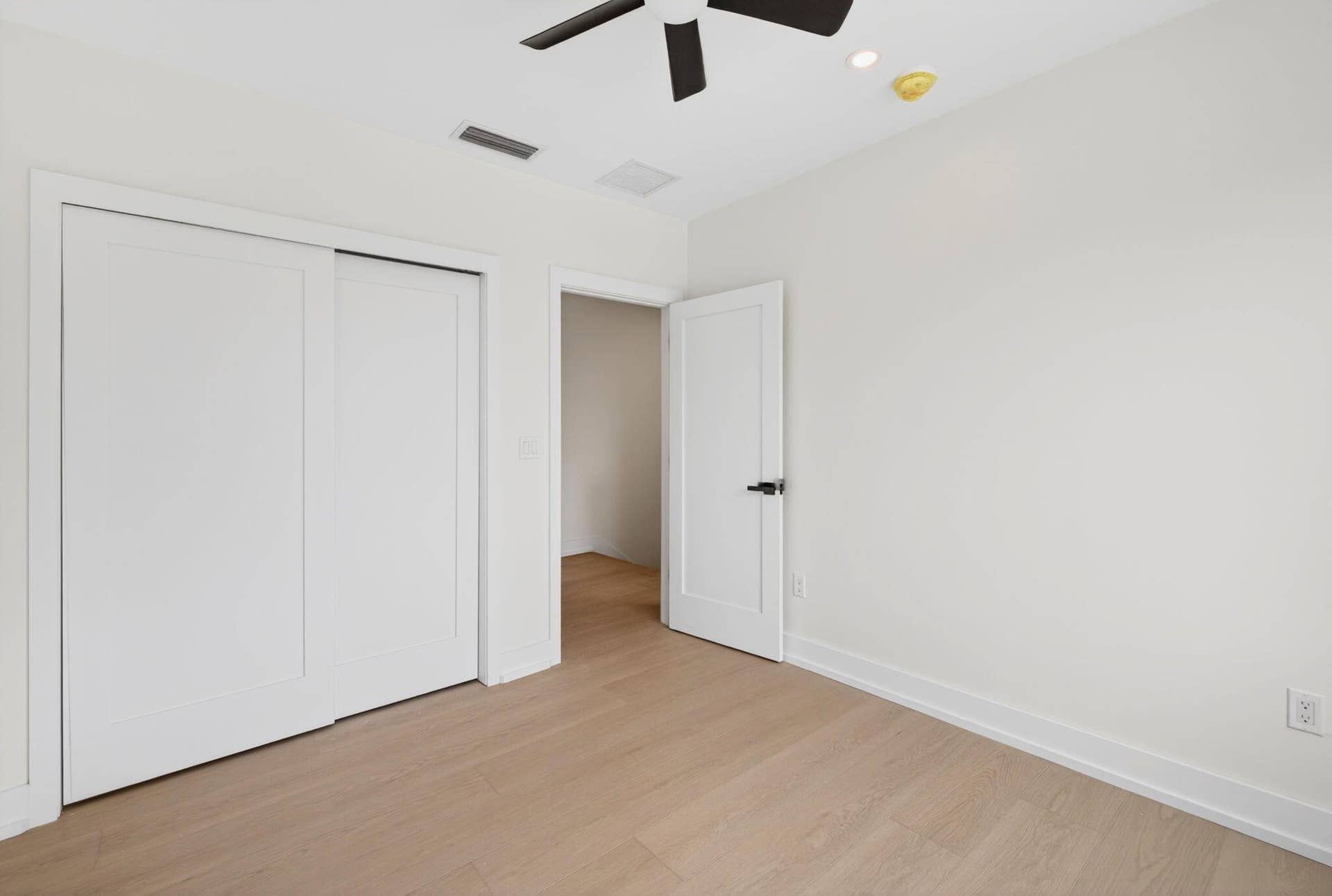 507 SW 11th Street, Fort Lauderdale, FL 33315 40-web-or-mls-699A8850
