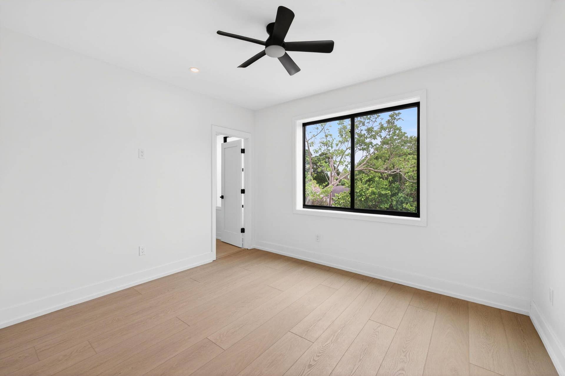 507 SW 11th Street, Fort Lauderdale, FL 33315 43-web-or-mls-699A8885