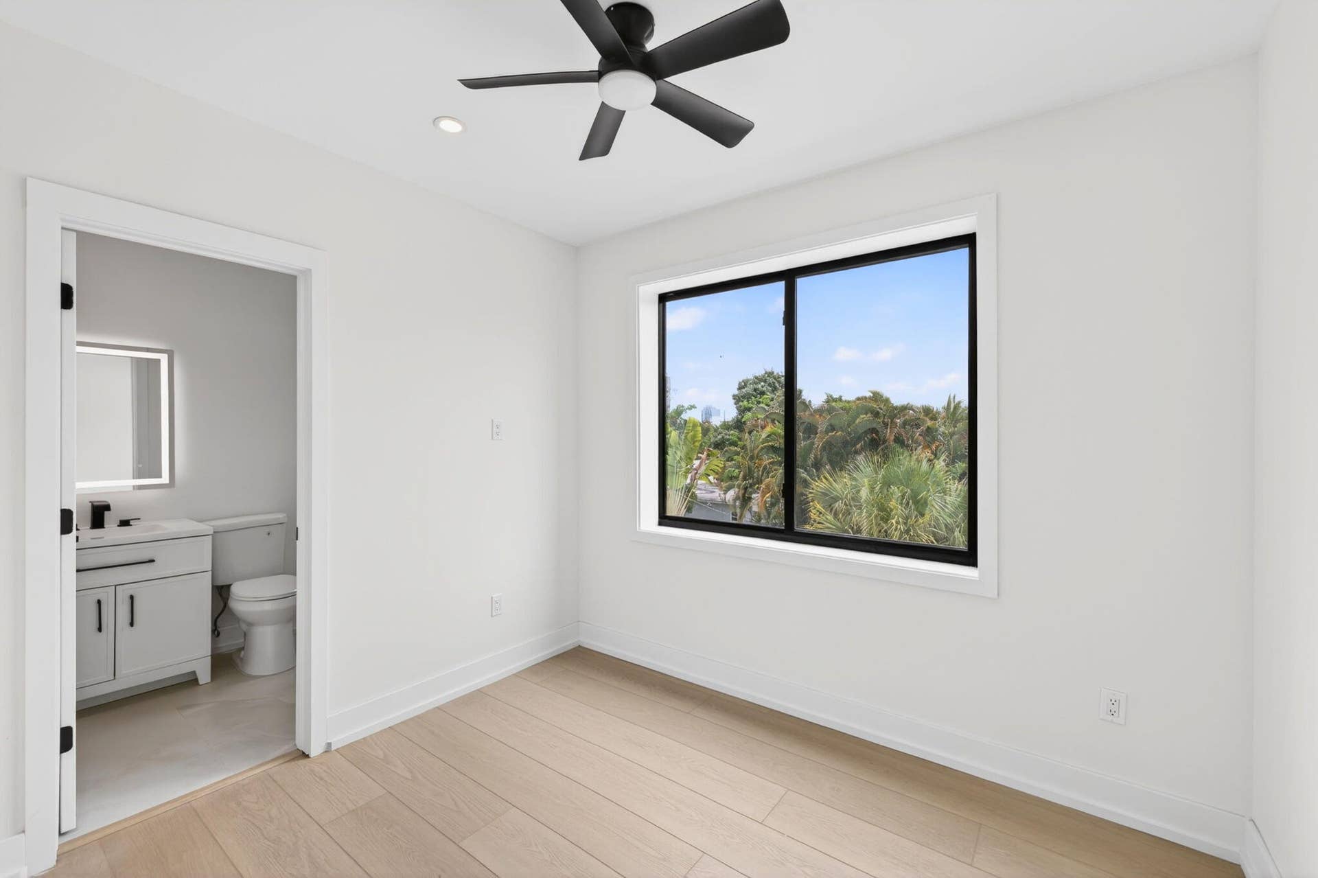 507 SW 11th Street, Fort Lauderdale, FL 33315 35-web-or-mls-699A8802