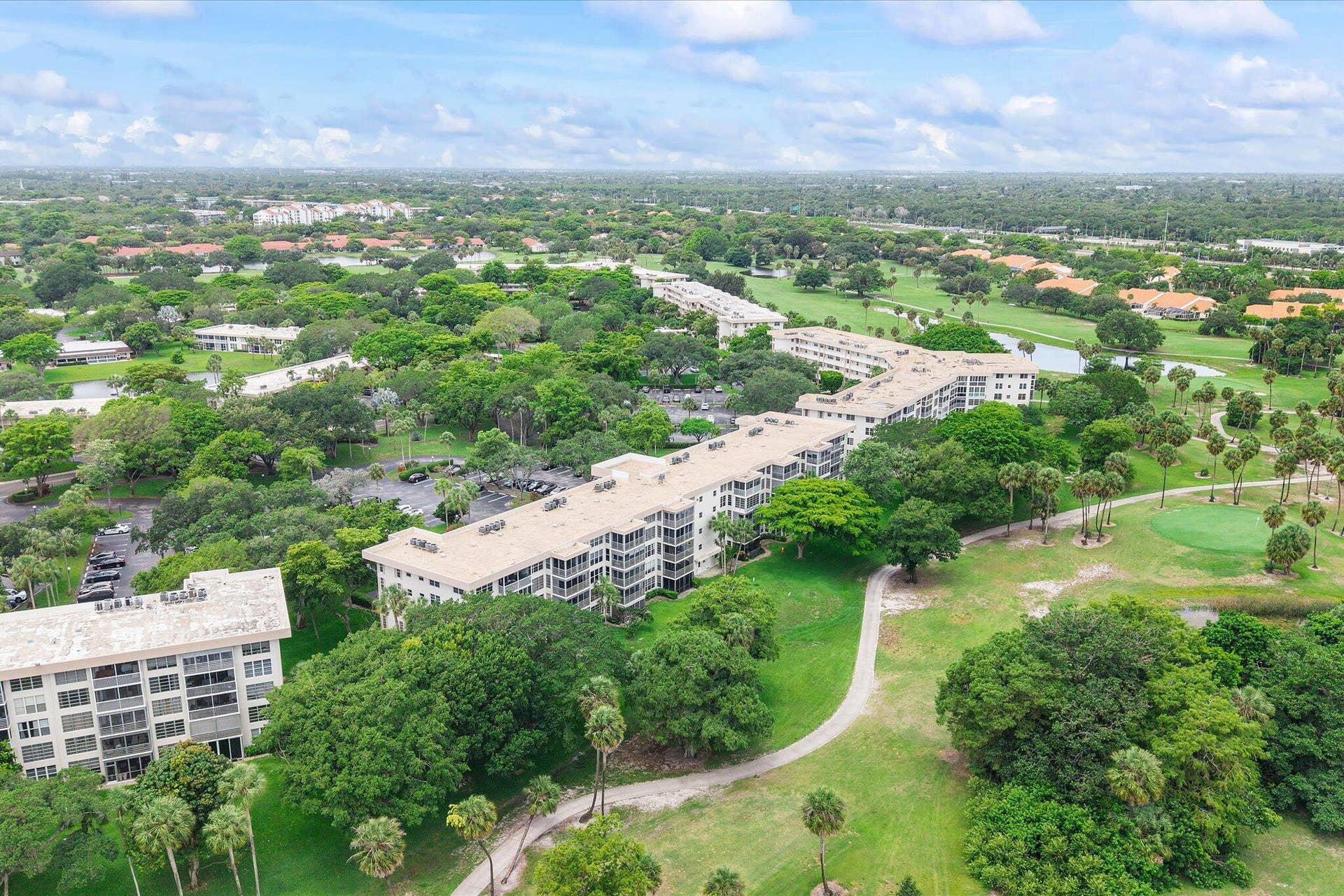3900 Oaks Clubhouse Drive, #110, Pompano Beach, FL 33069 47-3900 Oaks Clubhouse Drive_047