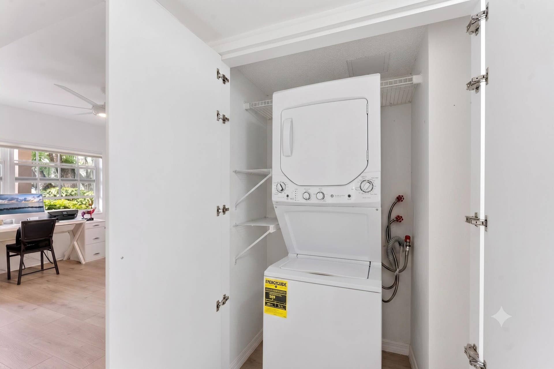 3900 Oaks Clubhouse Drive, #110, Pompano Beach, FL 33069 Laundry rm
