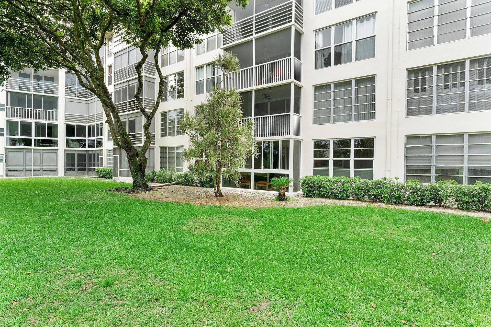 3900 Oaks Clubhouse Drive, #110, Pompano Beach, FL 33069 38-3900 Oaks Clubhouse Drive_038