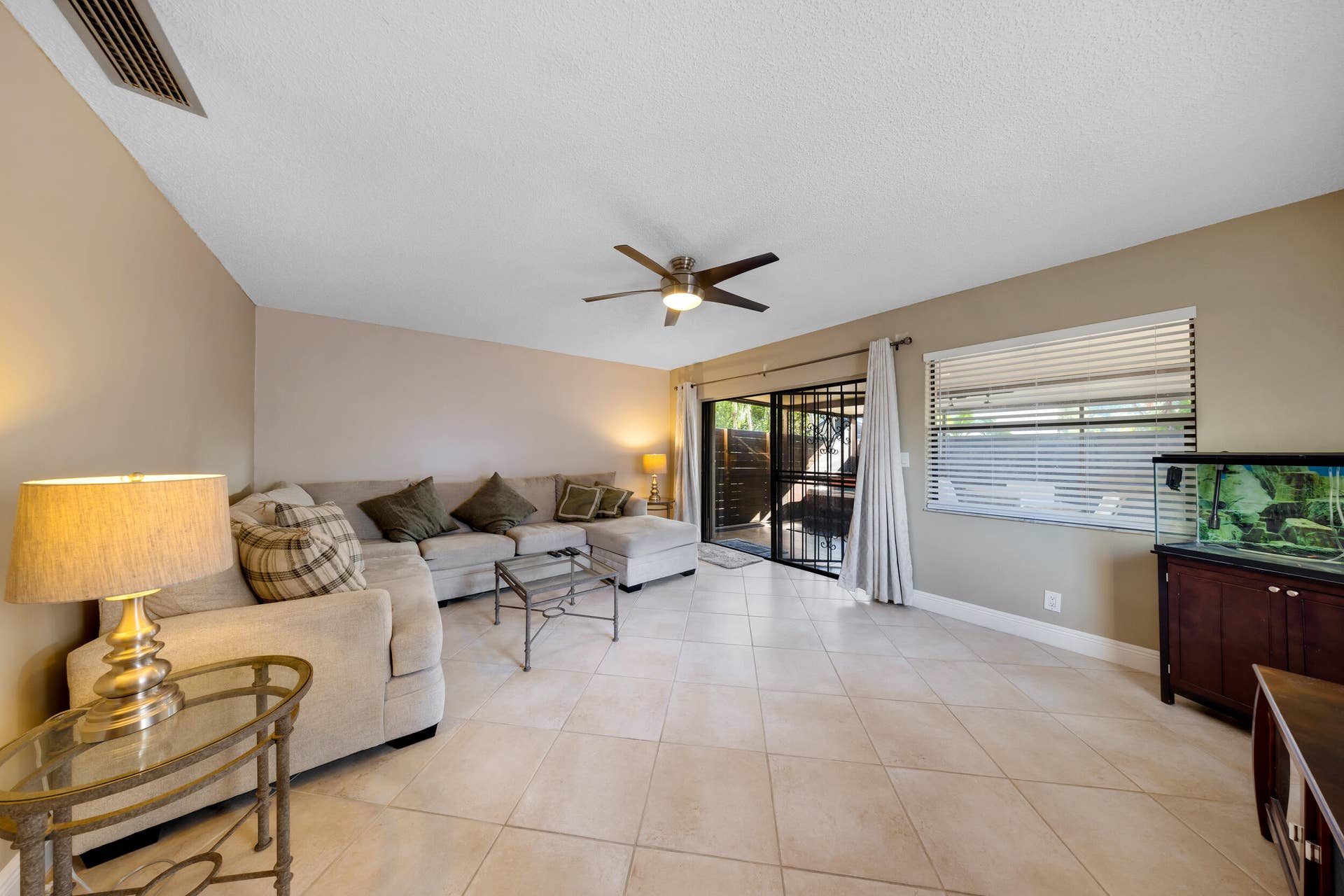 2124 NE Ninth Ave-Wilton Manors,Carolina