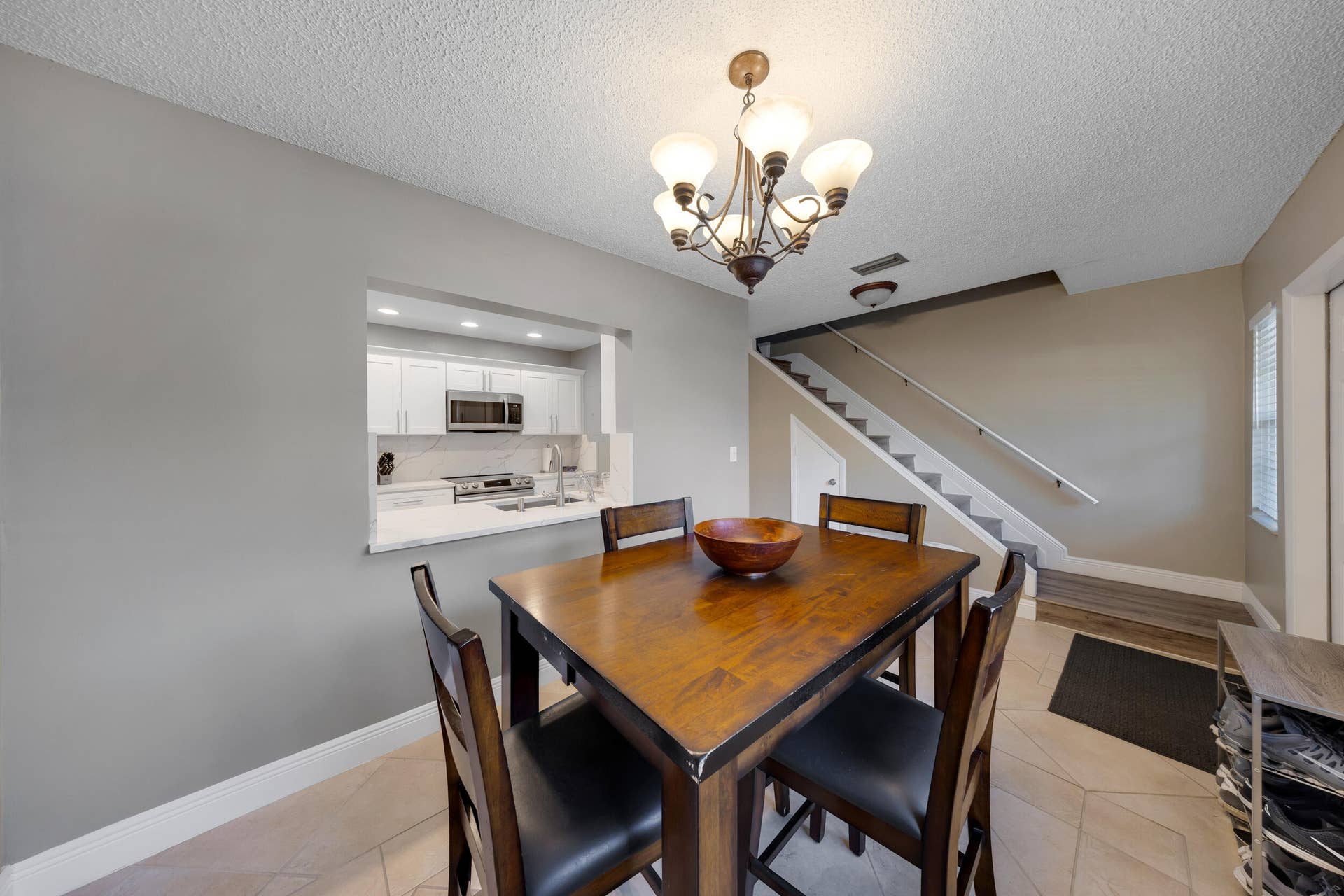 2124 NE Ninth Ave-Wilton Manors,Carolina