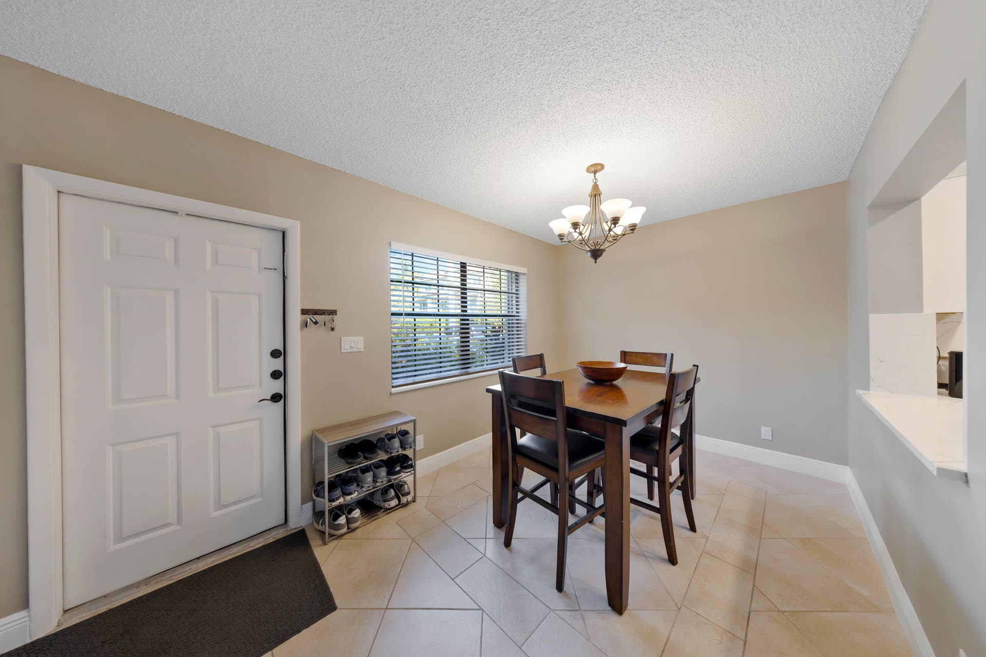 2124 NE Ninth Ave-Wilton Manors,Carolina