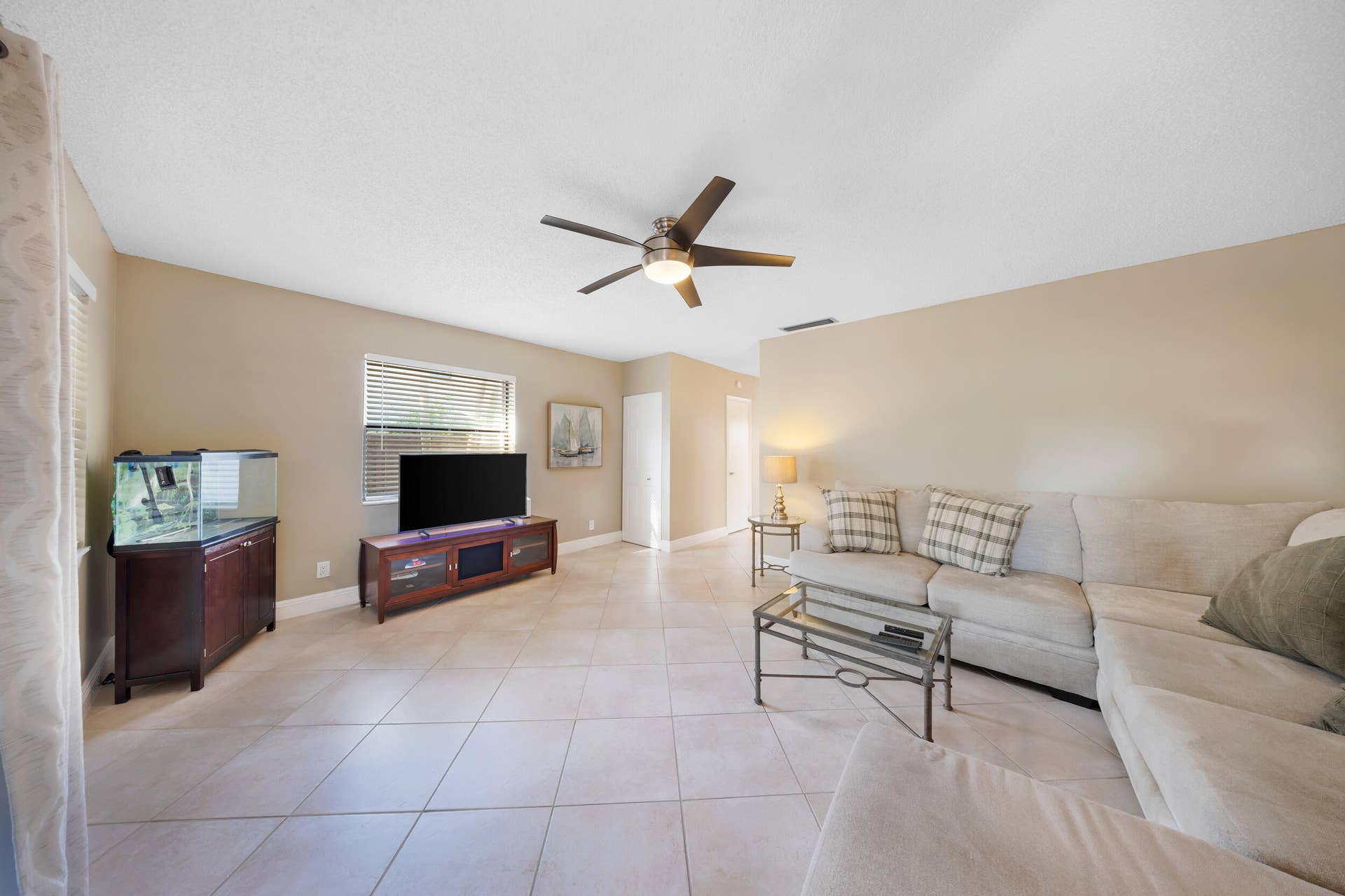 2124 NE Ninth Ave-Wilton Manors,Carolina