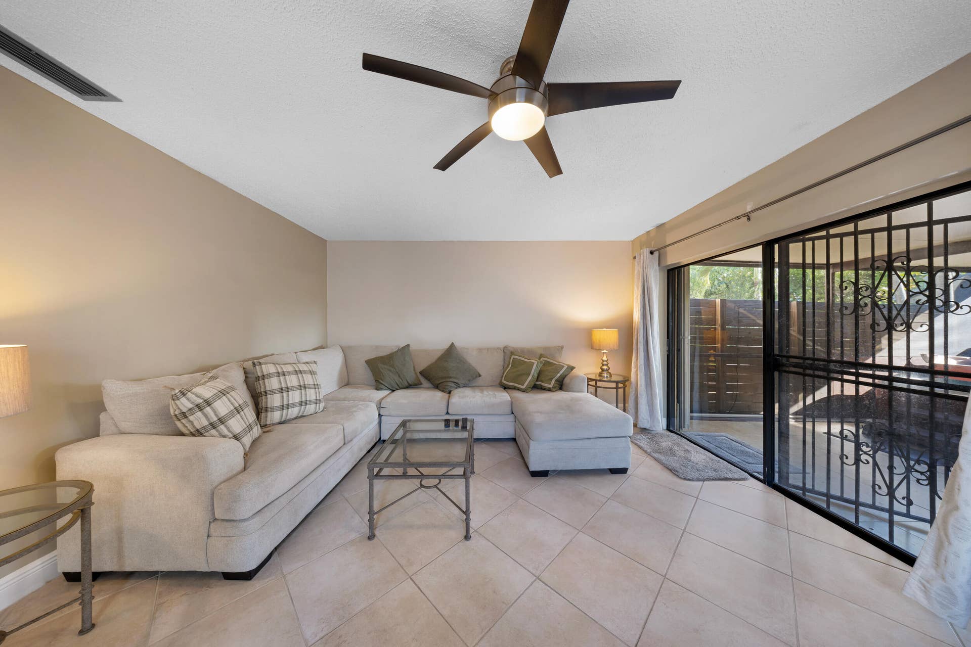 2124 NE Ninth Ave-Wilton Manors,Carolina
