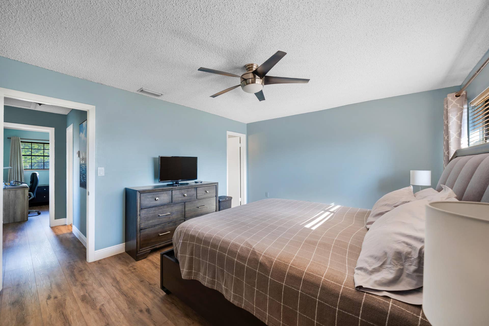 2124 NE Ninth Ave-Wilton Manors,Carolina