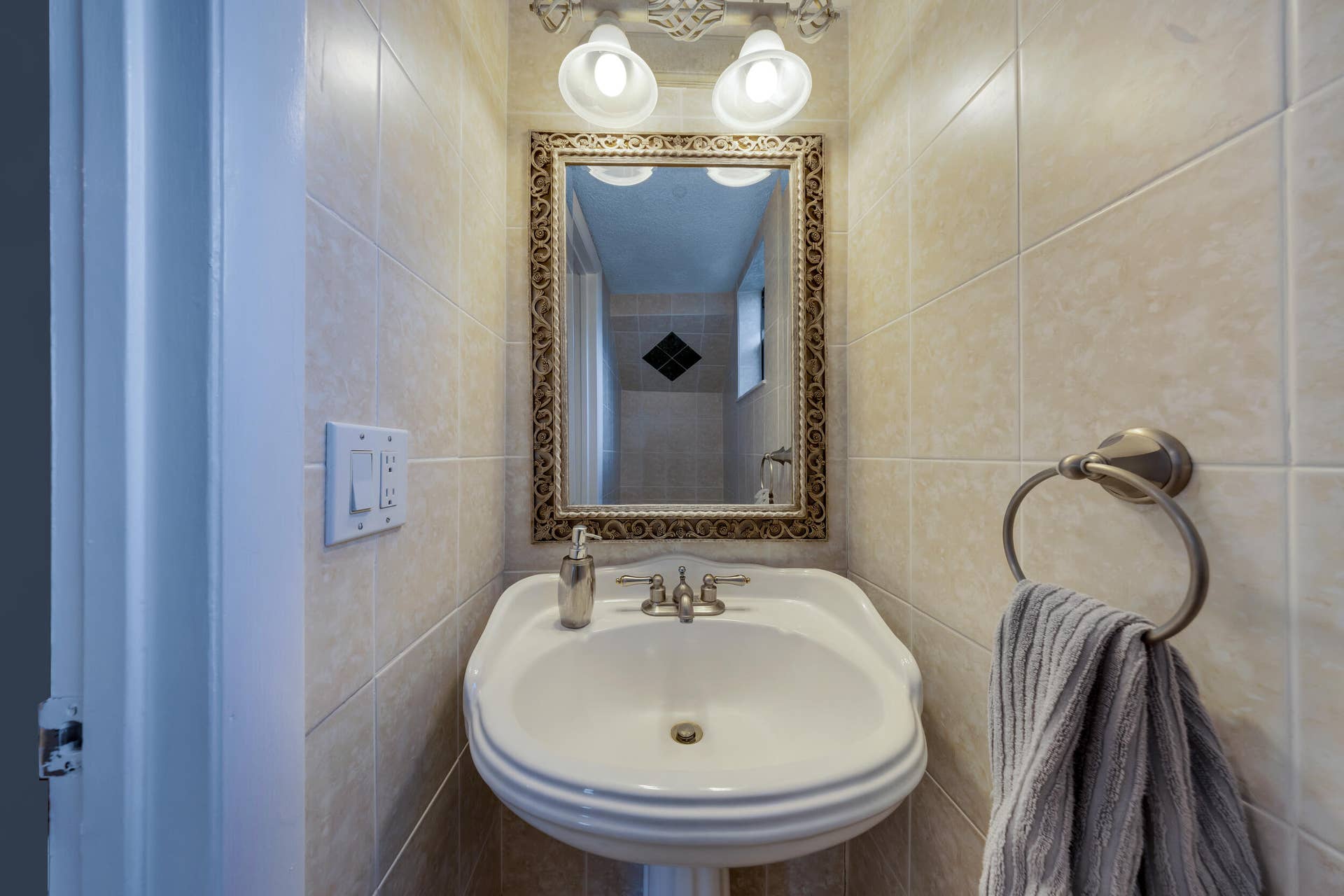 2124 NE Ninth Ave-Wilton Manors,Carolina